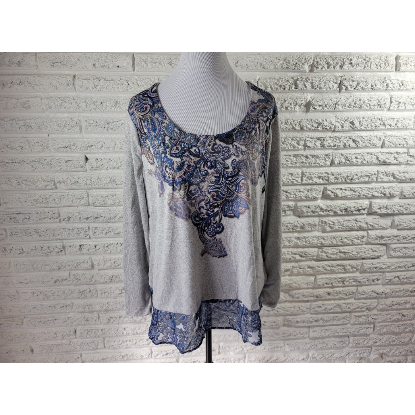 Live Let Live Women Top 1X Plus Tunic Knit Long Sleeve Poly Blend Blue Paisley