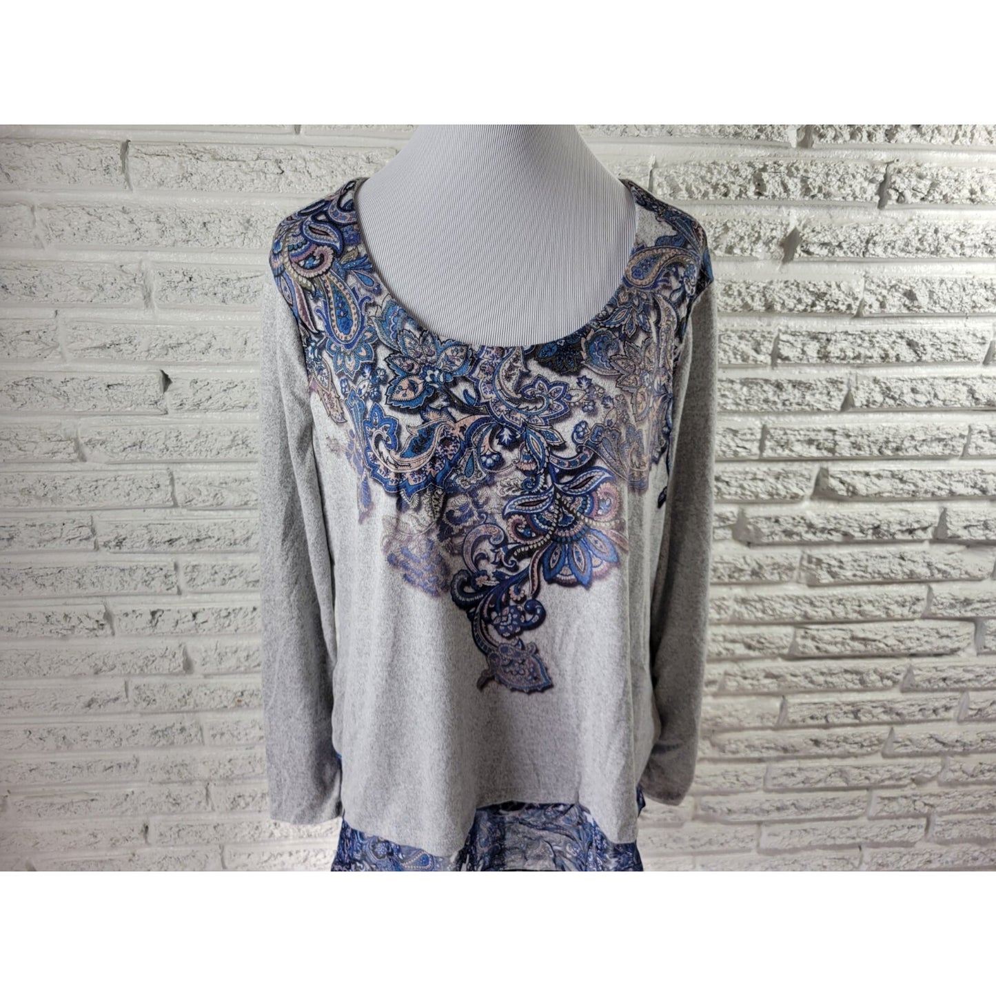 Live Let Live Women Top 1X Plus Tunic Knit Long Sleeve Poly Blend Blue Paisley