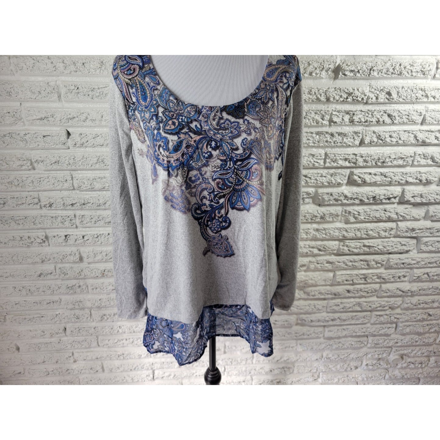 Live Let Live Women Top 1X Plus Tunic Knit Long Sleeve Poly Blend Blue Paisley