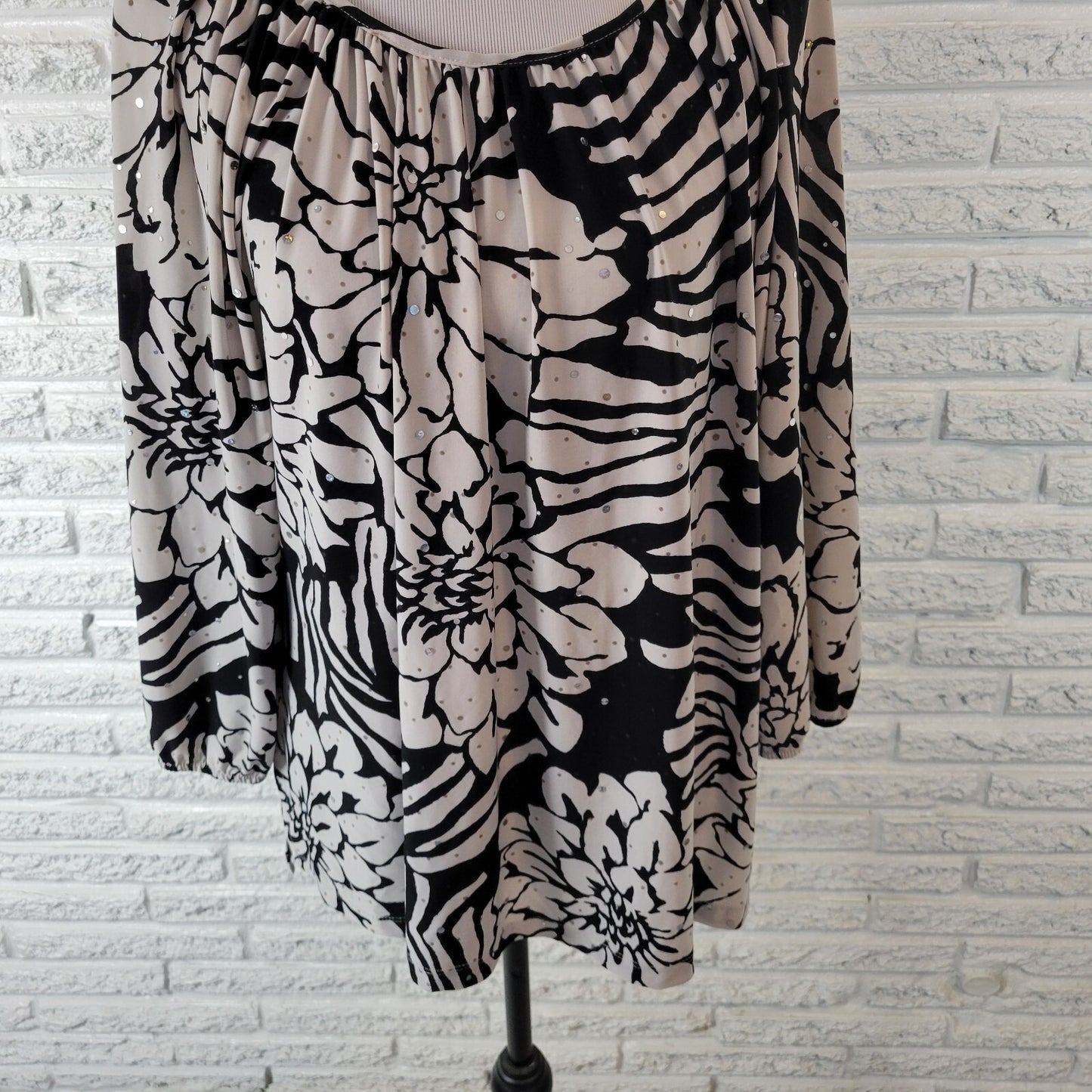 Rebecca Malone Womens Top 1X Plus 3/4 Sleeve Black Floral Sequins Poly Blend