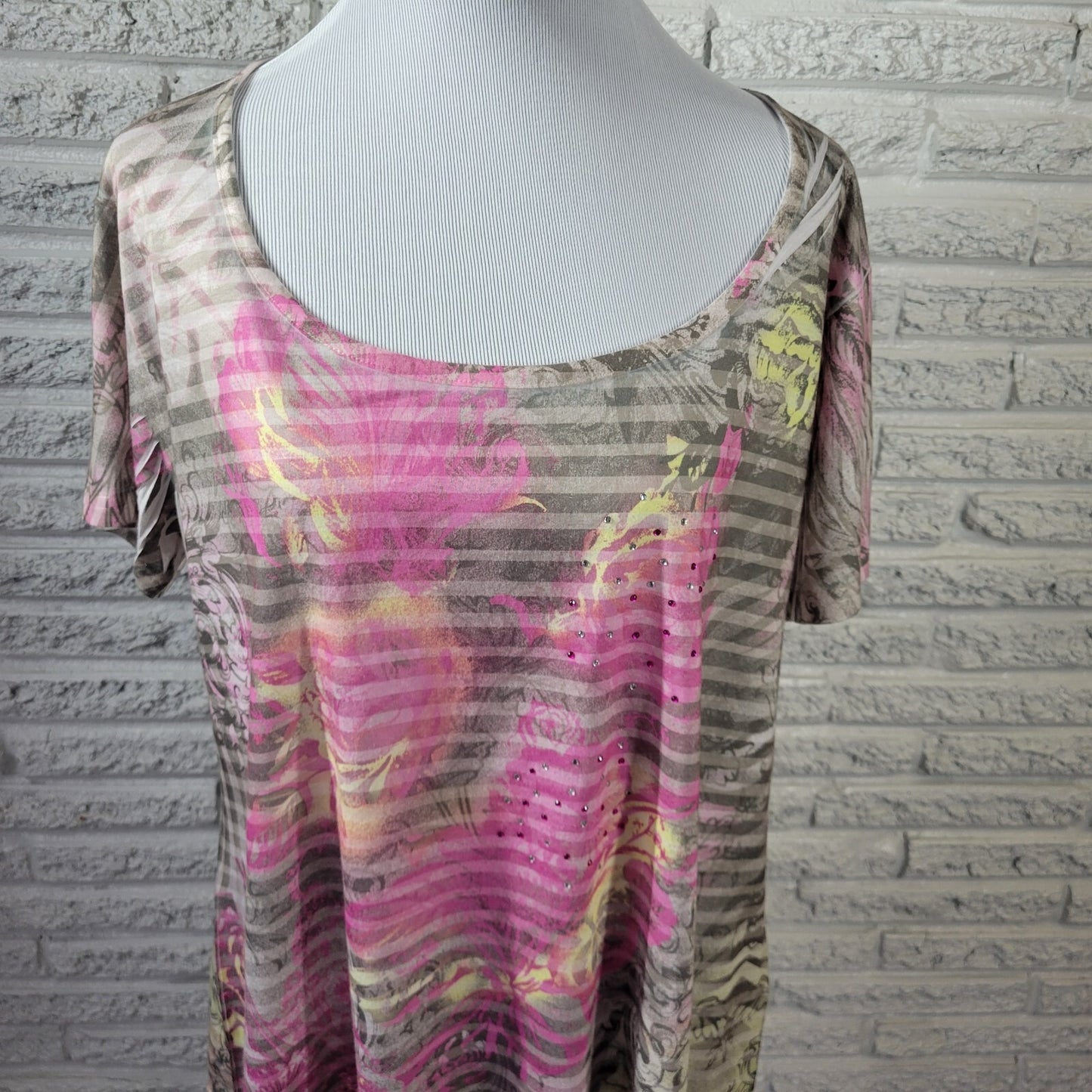 Jane Ashley Womens Top 2X Plus Tee Pink Floral Handkerchief Hem Lightweight