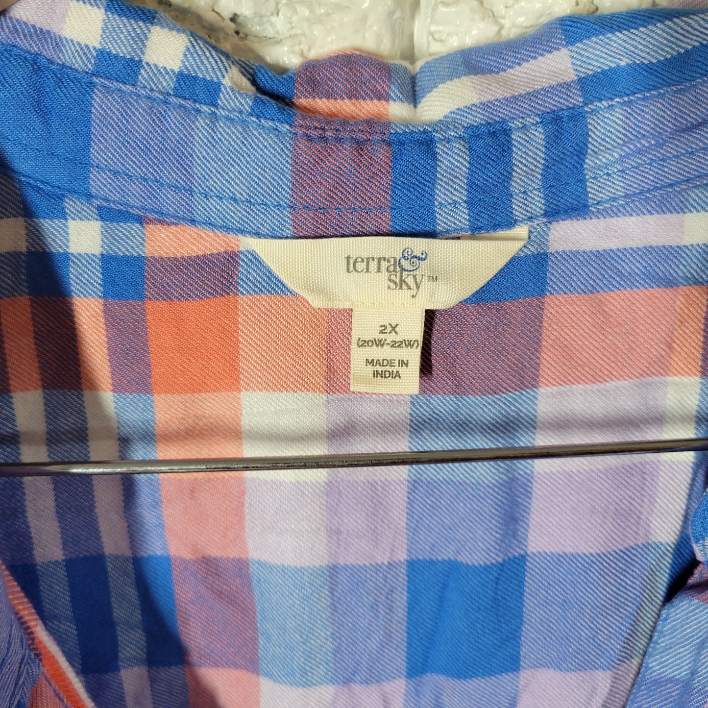 Terra Sky Womens Top 2X Plus Sleeveless Collar Button Up Pintucked Blue Plaid