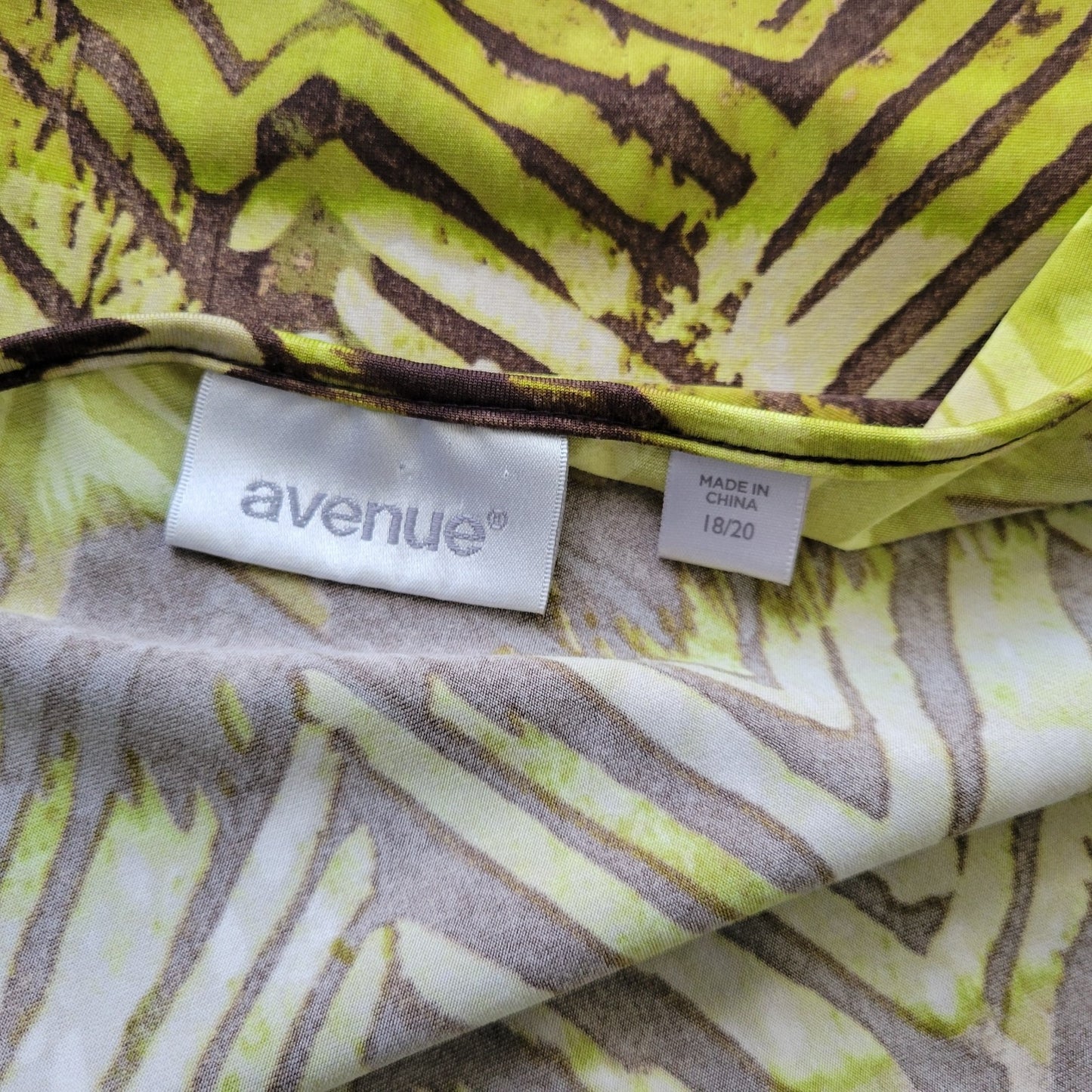 Avenue Womens Top 18 20 Plus Flutter Sleeve Green Beaded Sequins Poly Blend