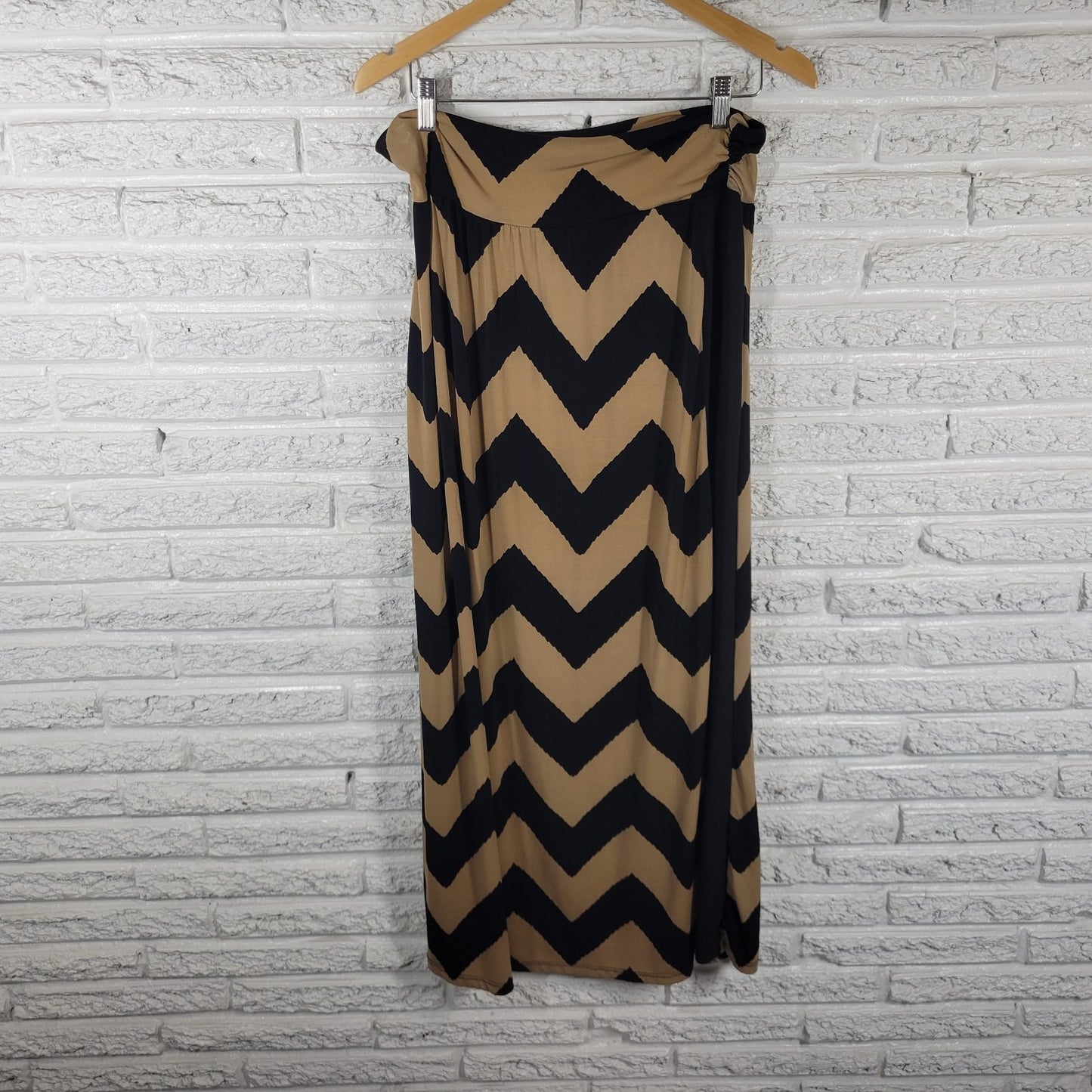 New Directions Women's 2X Black Beige Geometric Zig Zag Midi GEO210E