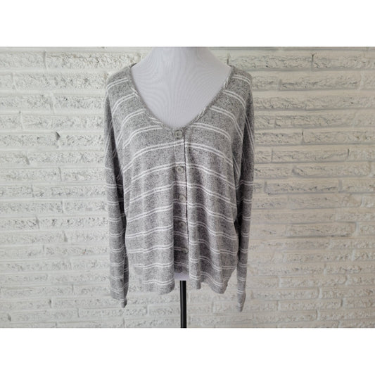 Torrid Women Sweater 2 2X Plus Pullover Scoop Neck Deco Buttons Gray Lightweight