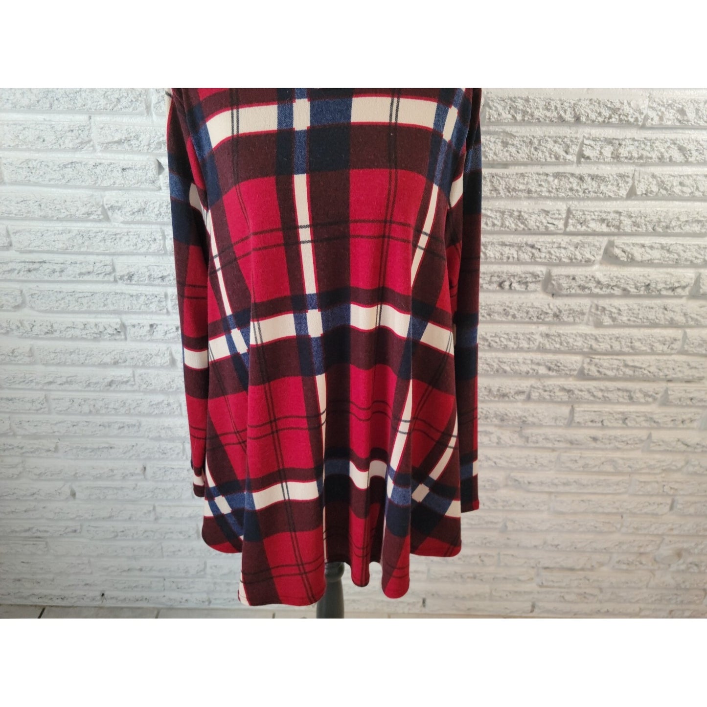 Mint Pineapple Womens Top 3XL Plus Tunic Pullover Poly Blend Knit Plaid Red