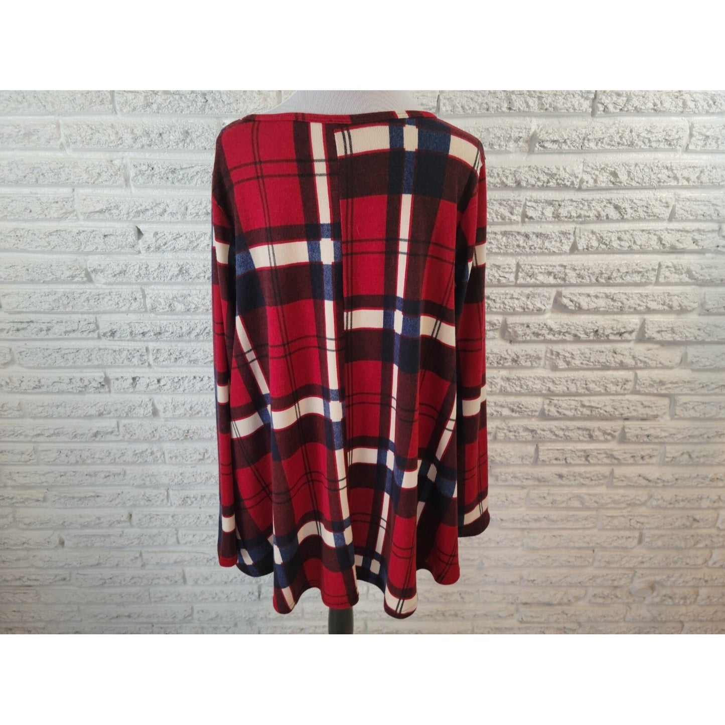 Mint Pineapple Womens Top 3XL Plus Tunic Pullover Poly Blend Knit Plaid Red