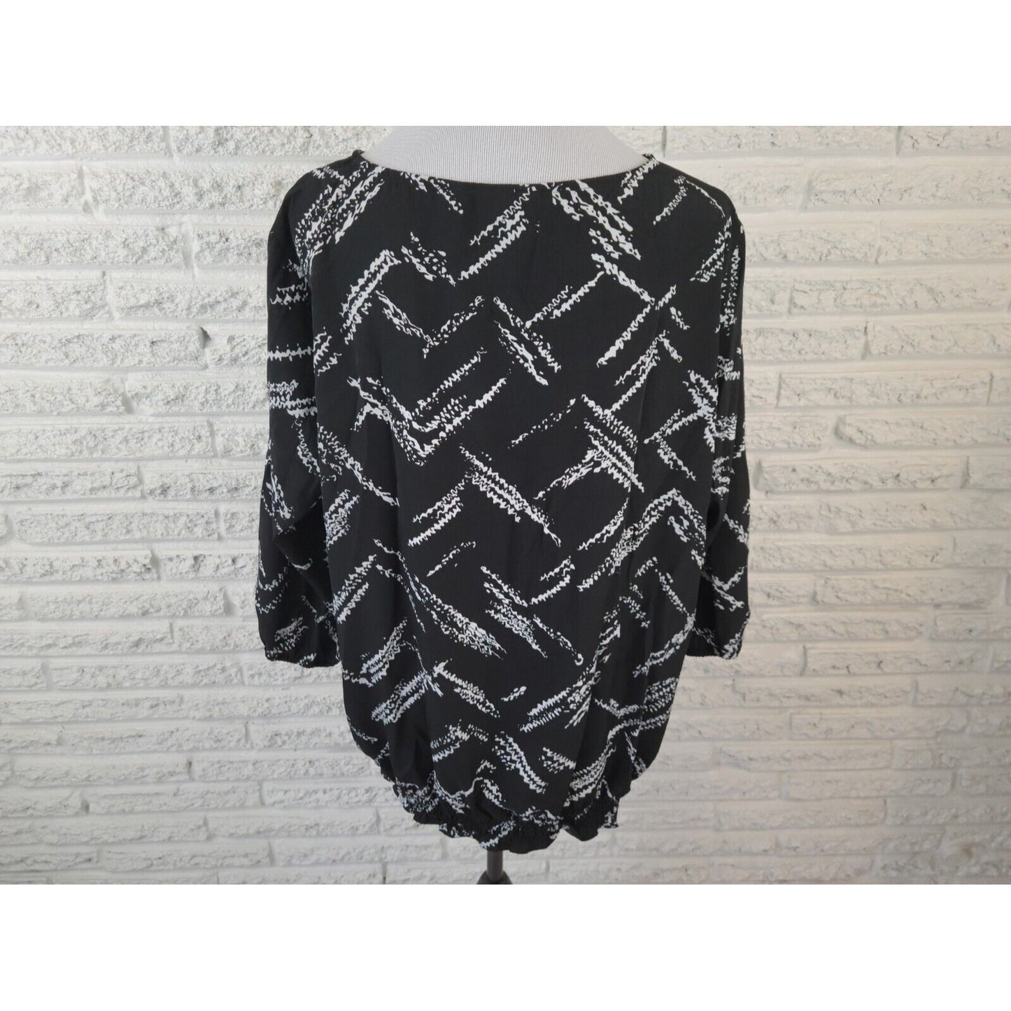 Chicos Women Top 3 Standard Extra Large XL 3/4 Sleeve Polyester Watercolor Black