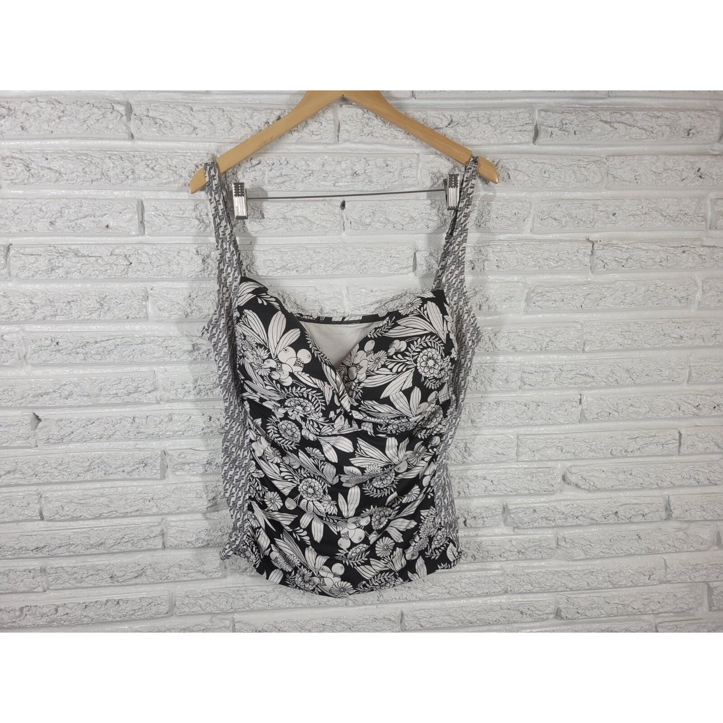 Coldwater Creek Womens Swim Top 20W Plus Adjustable Spaghetti Bra Black Floral