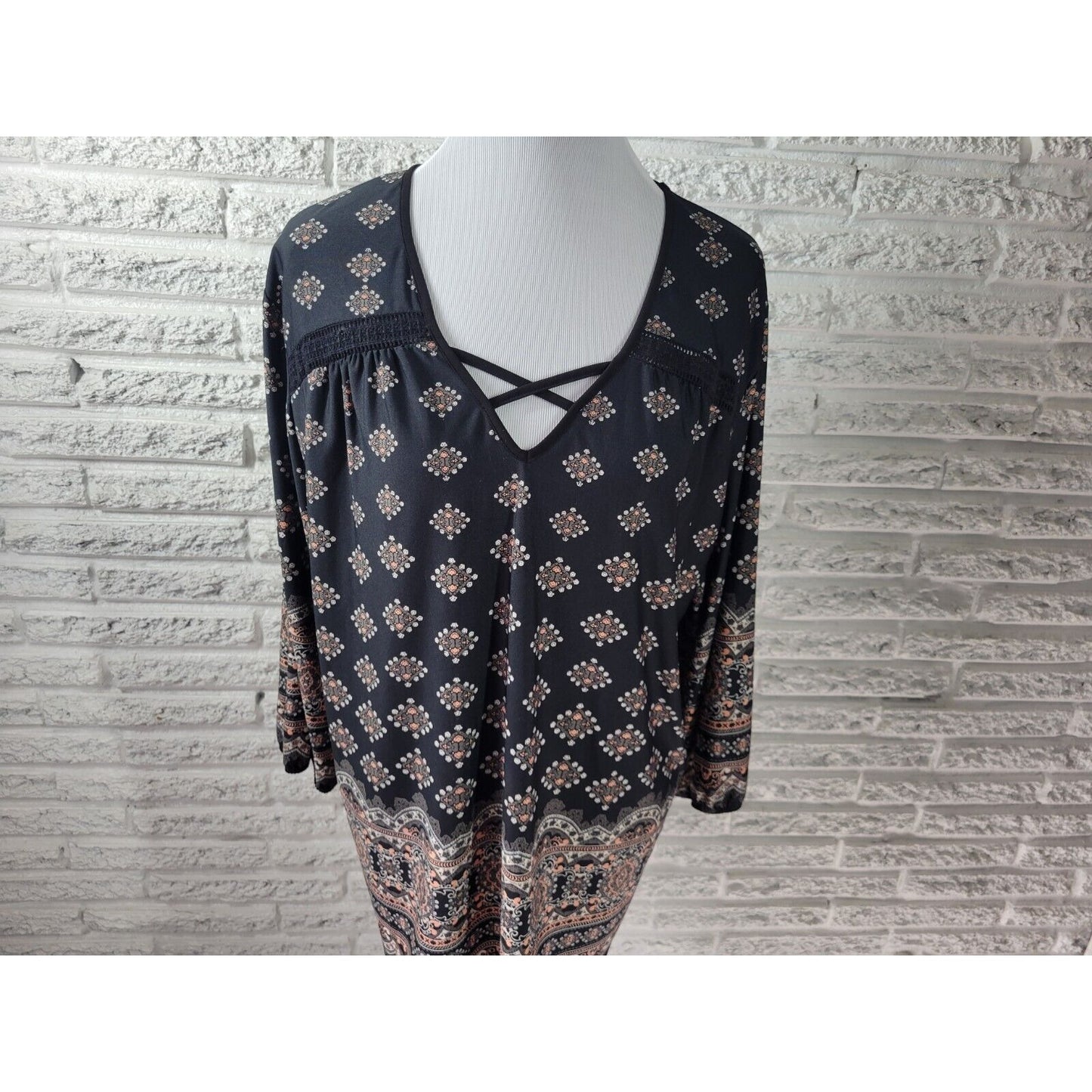 Carol Rose Womens Top 2X Plus Tunic 3/4 Sleeve Black Geometric Crochet Trim
