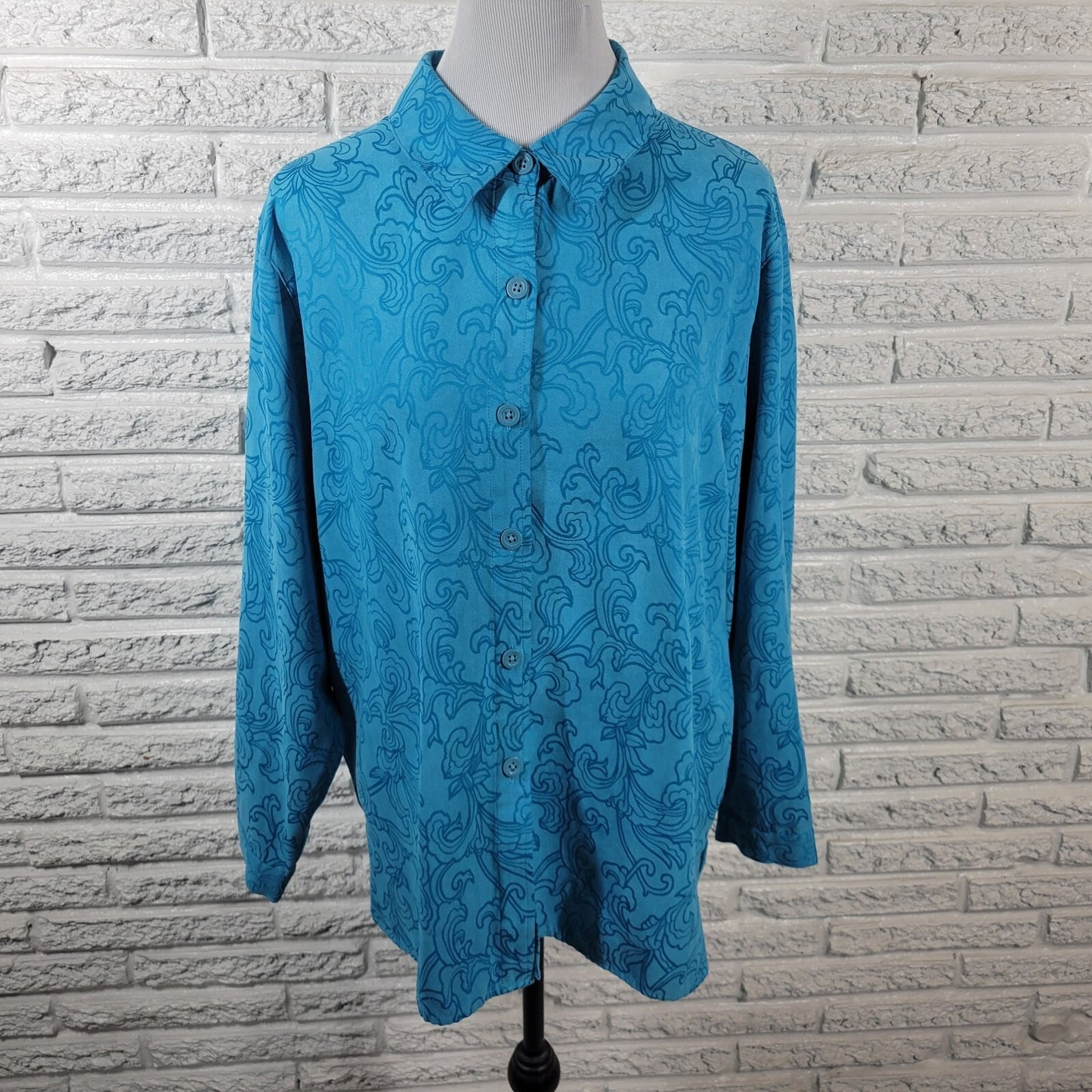 Studio Works Women's XL Blue Geometric Collared Button Up Top Long Sleeve
