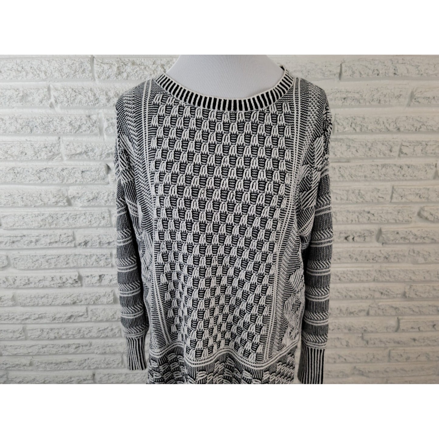 Chaus Womens Sweater Extra Large XL Pullover Black Geometric Fringe Casual Crew