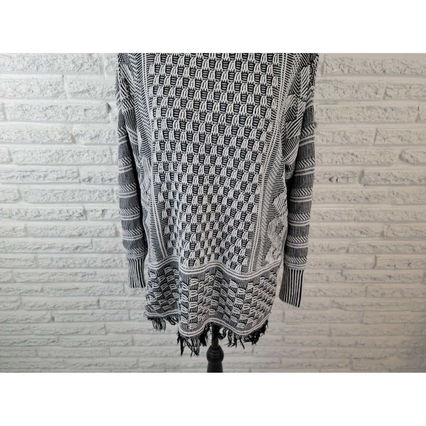 Chaus Womens Sweater Extra Large XL Pullover Black Geometric Fringe Casual Crew