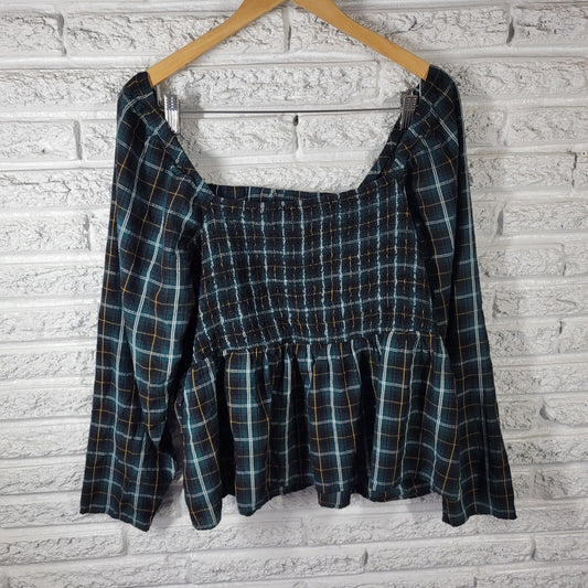 Old Navy Womens Top XXL Plus Baby Top Long Sleeve Green Open Back Lightweight