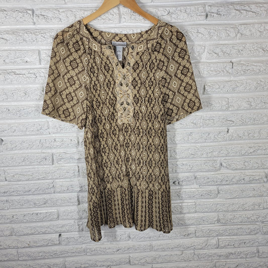 Catherines Women's 0X Brown Geometric Crinkle Pintuck Sheer V-Neck Short Sleeve