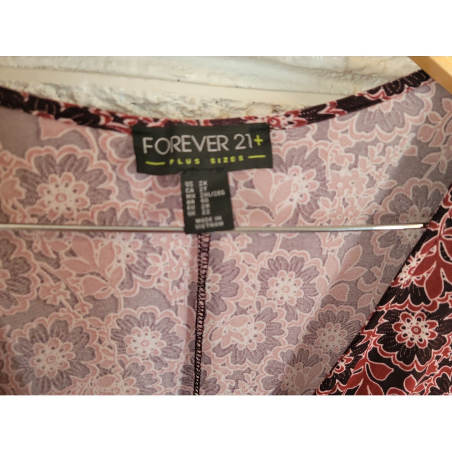 Forever 21 Womens Romper 2X Plus Short Sleeve Casual Floral Poly Blend