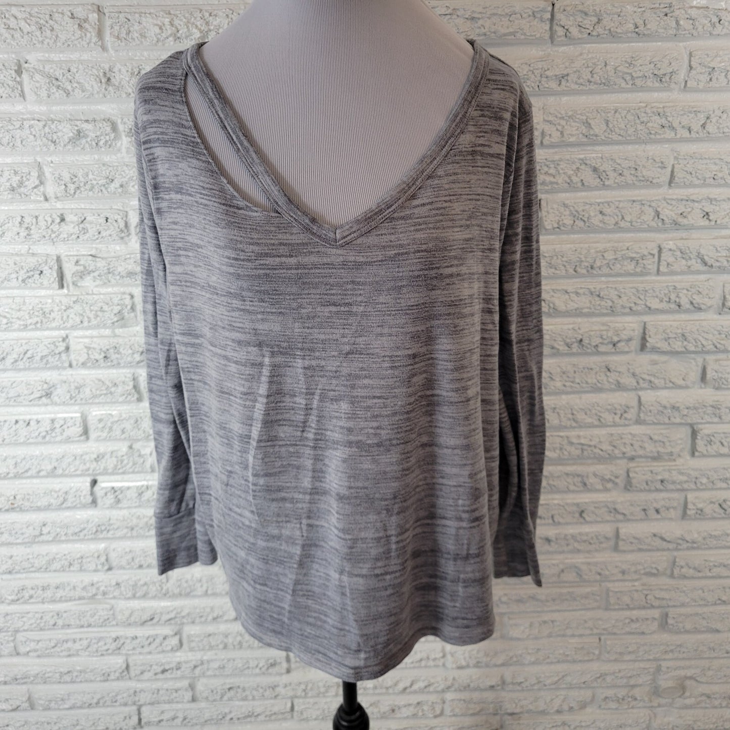 Xersion Womens Top 1X Plus Gray Heather Poly Blend Lightweight Casual Comfy