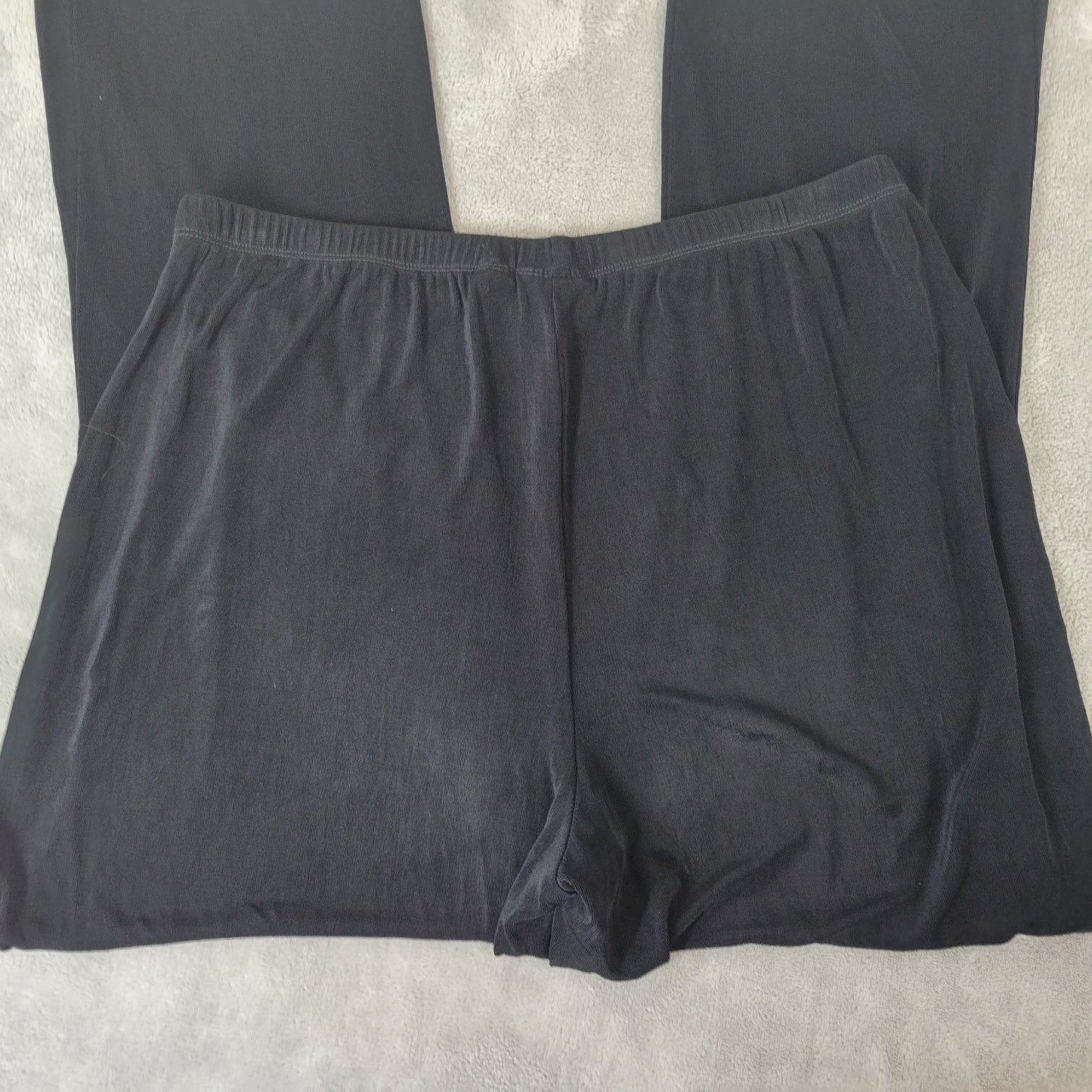 Chico's Womens Pants 3 Short Standard XLP Black Short Stretch Soft Travel Knit