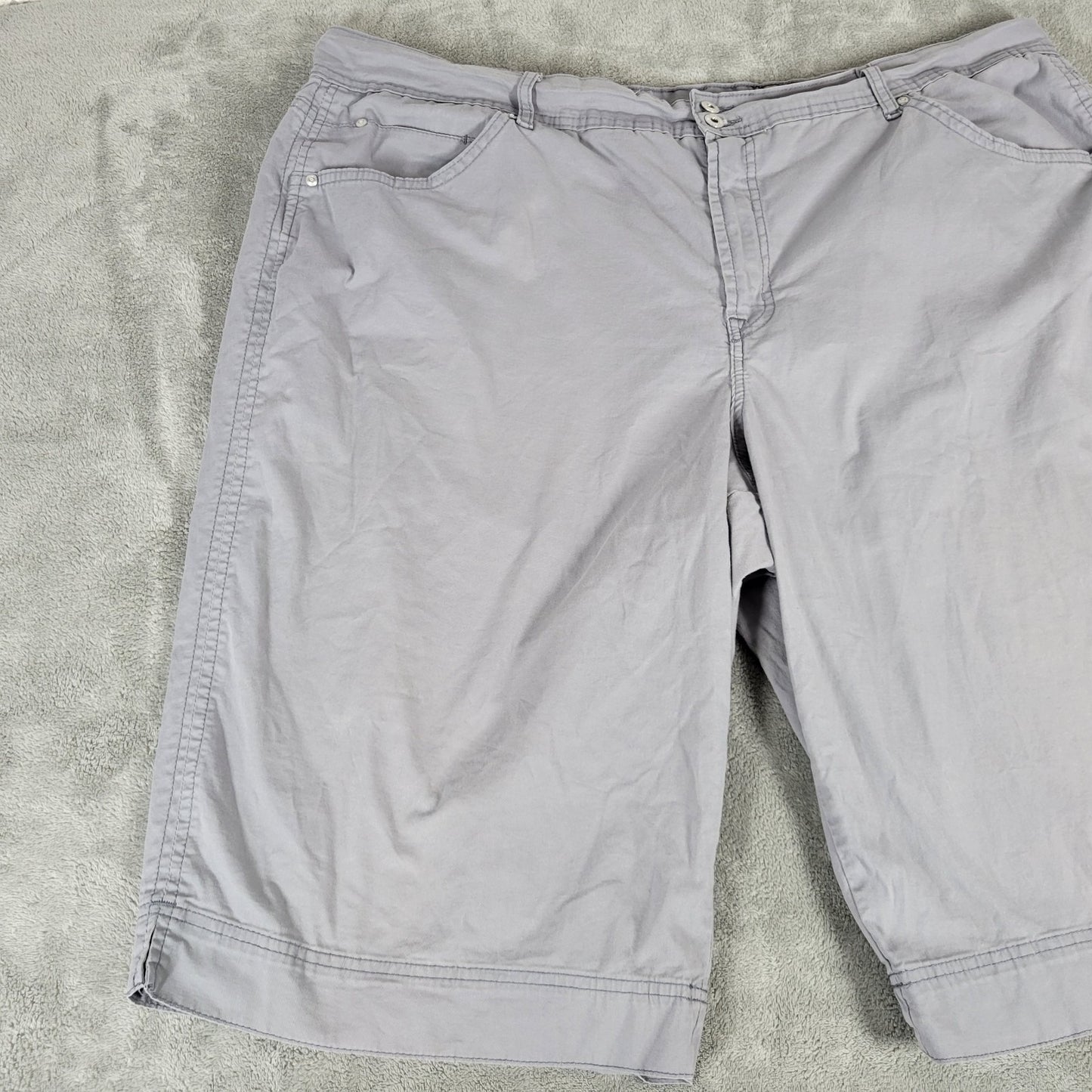 Bandolino Womens Shorts 24W Plus Bermuda Gray Cotton Blend Comfy Lightweight