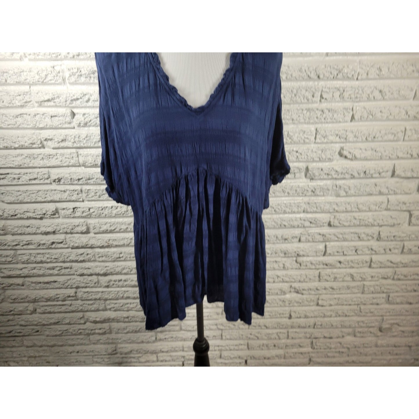 Time Tru Womens Top XXL 20 Plus Short Sleeve Blue Pleated Lightweight Rayon