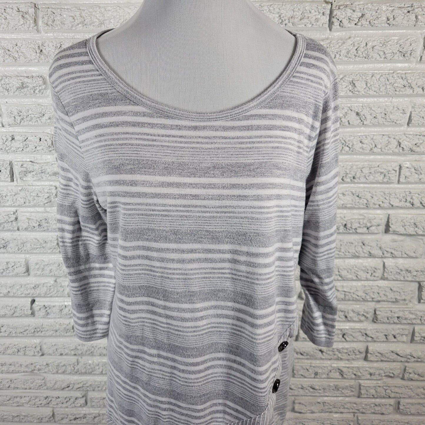 Onque Womens Top Extra Large XL 3/4 Sleeve Gray Stripe Knit Soft Comfy Casual