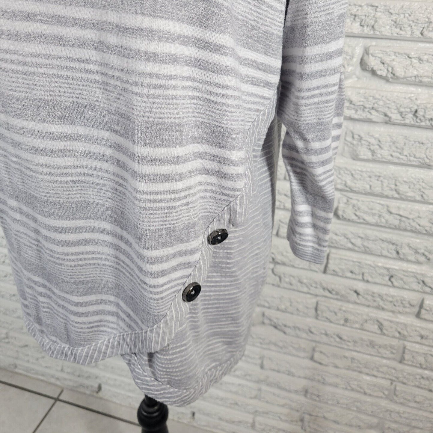 Onque Womens Top Extra Large XL 3/4 Sleeve Gray Stripe Knit Soft Comfy Casual