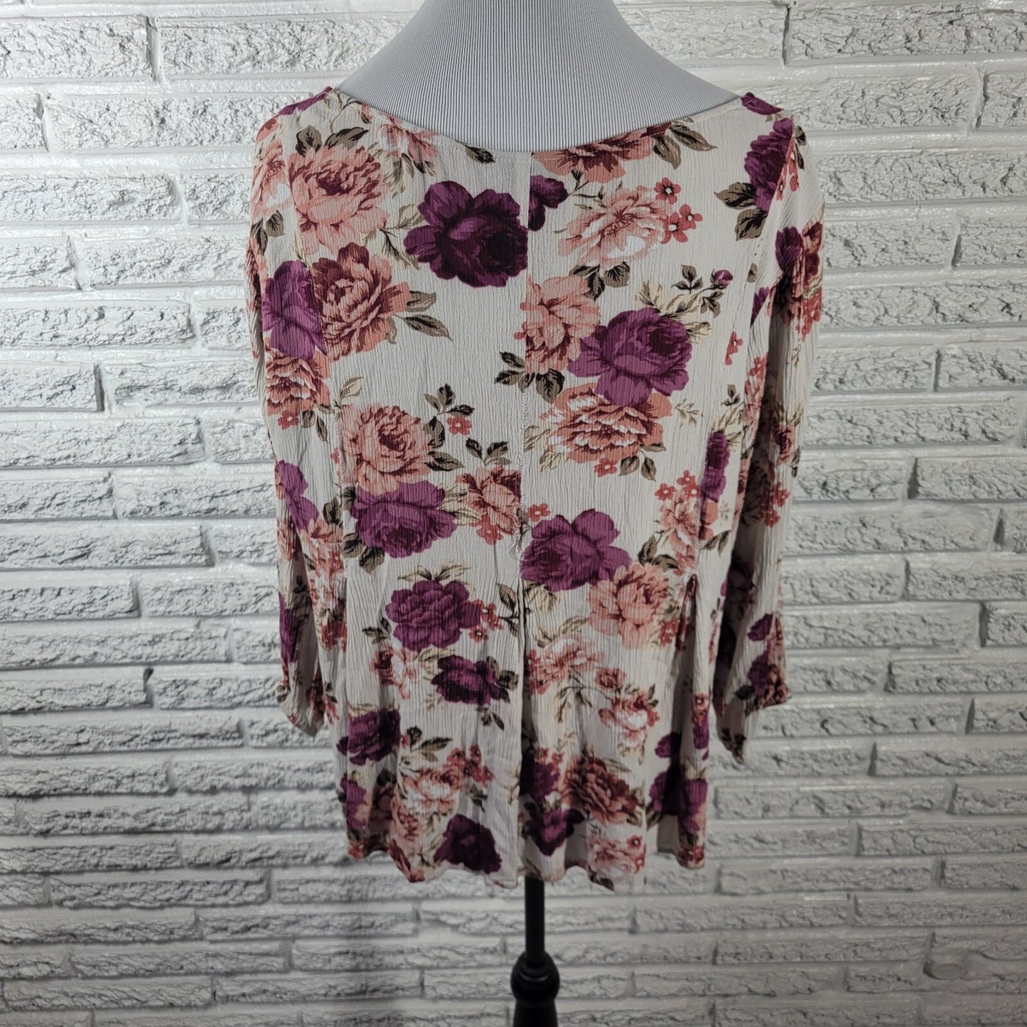 Torrid Womens Top 2 2X Plus Long Sleeve Purple Floral Rayon Lightweight Crinkle