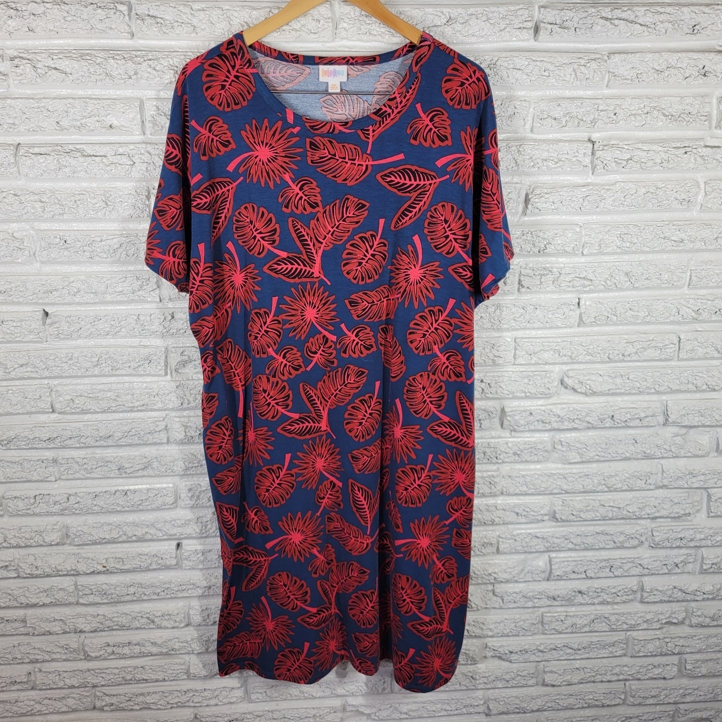 LuLaRoe 3XL Dress Blue Floral Plus Size Knee Length Short Sleeve Stretch Travel
