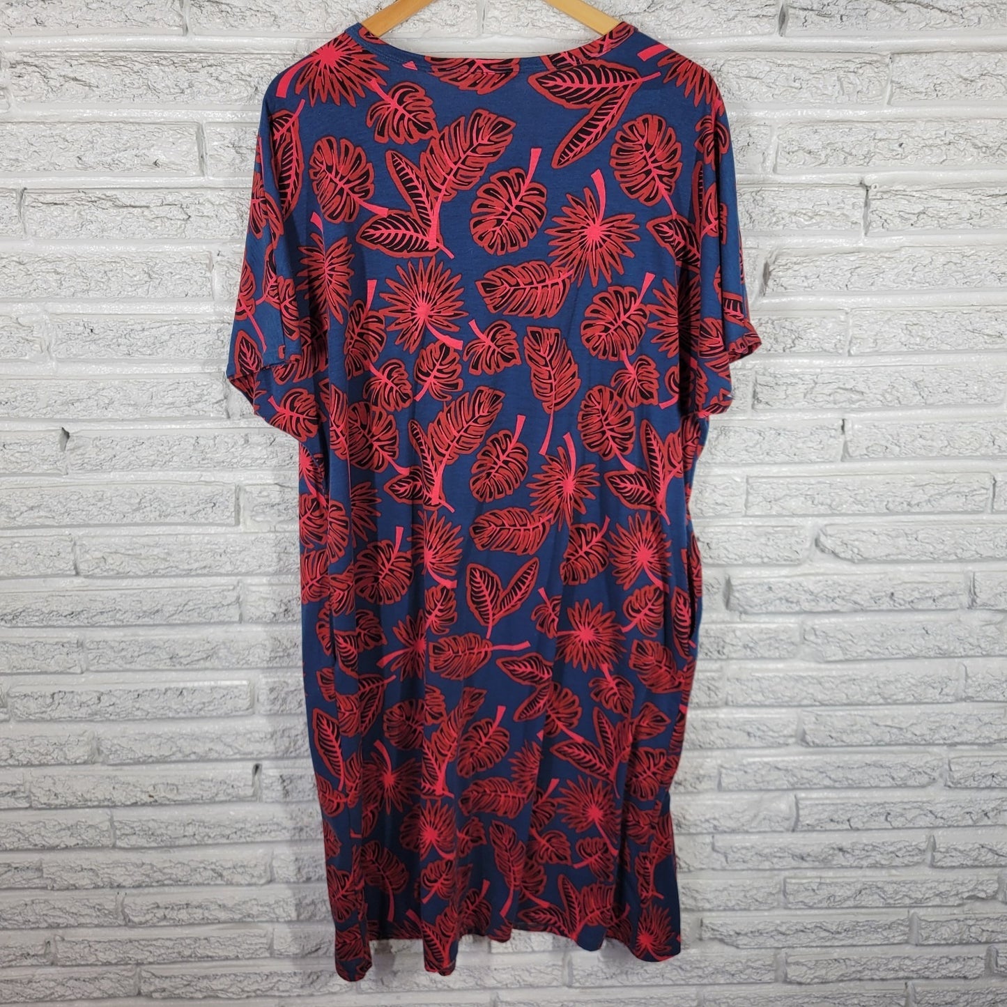 LuLaRoe 3XL Dress Blue Floral Plus Size Knee Length Short Sleeve Stretch Travel