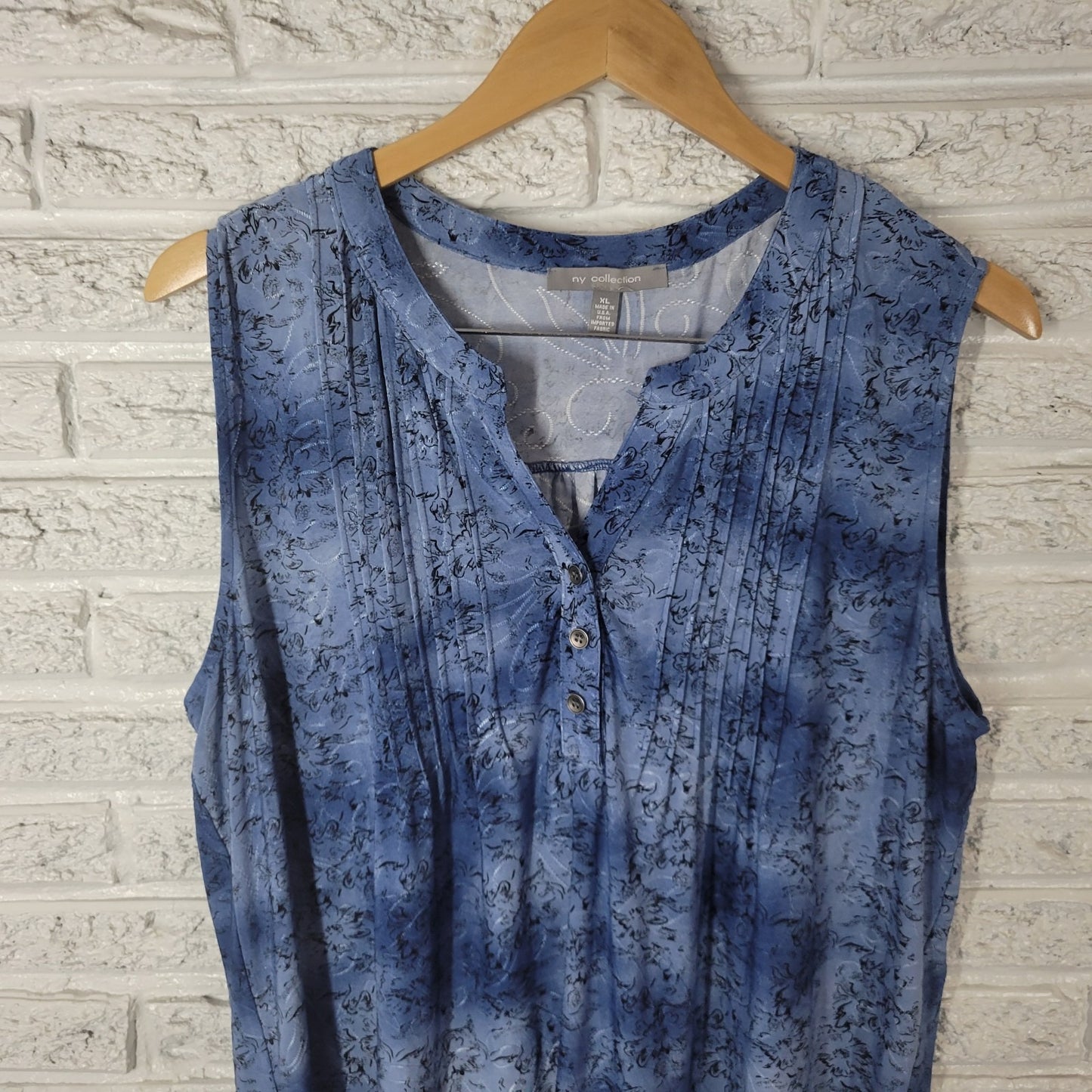NY Collection Womens Top XL Sleeveless Blue Floral Embroidered Pintucked Comfy