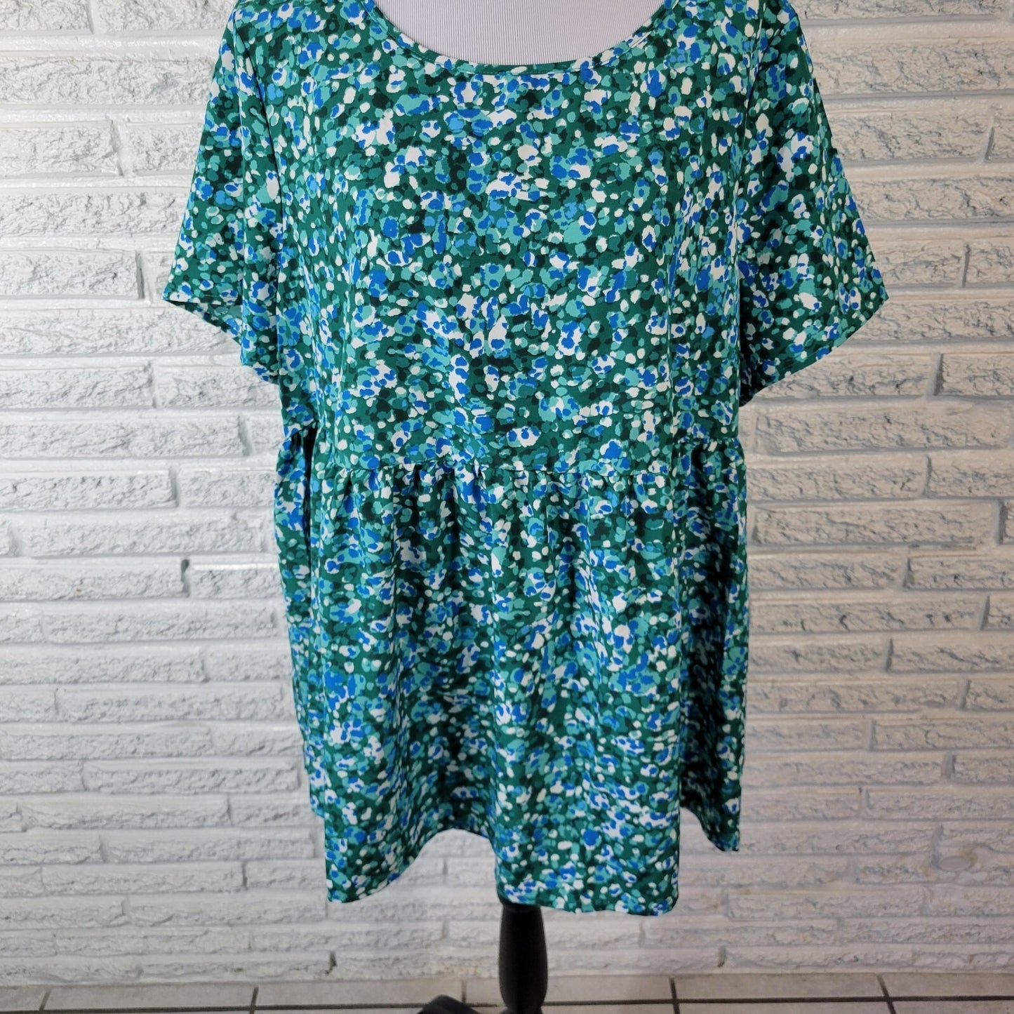 Emery Rose Womens Top 2XL Plus Tunic Baby Doll Green Watercolor Poly Blend