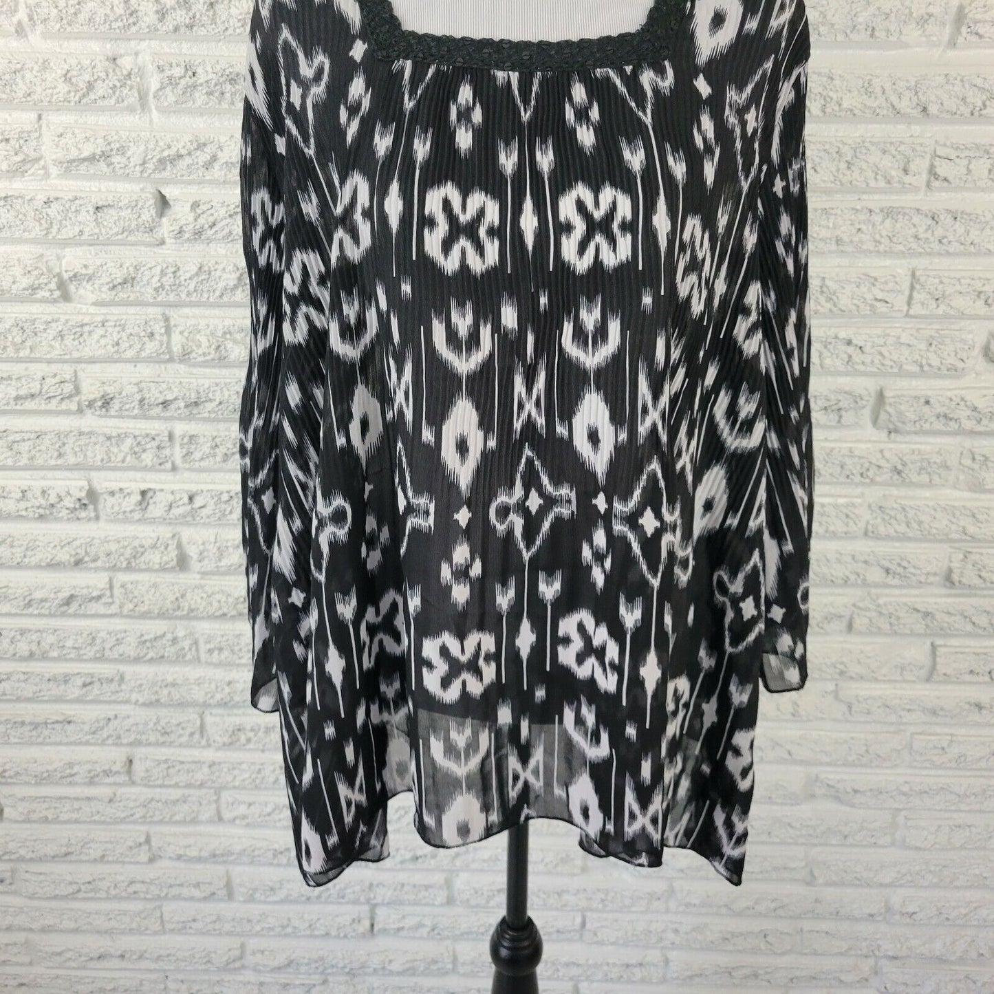 Avenue Womens Top 26 28 Plus 3/4 Sleeves Black Geometric Sequins Sheer Lace