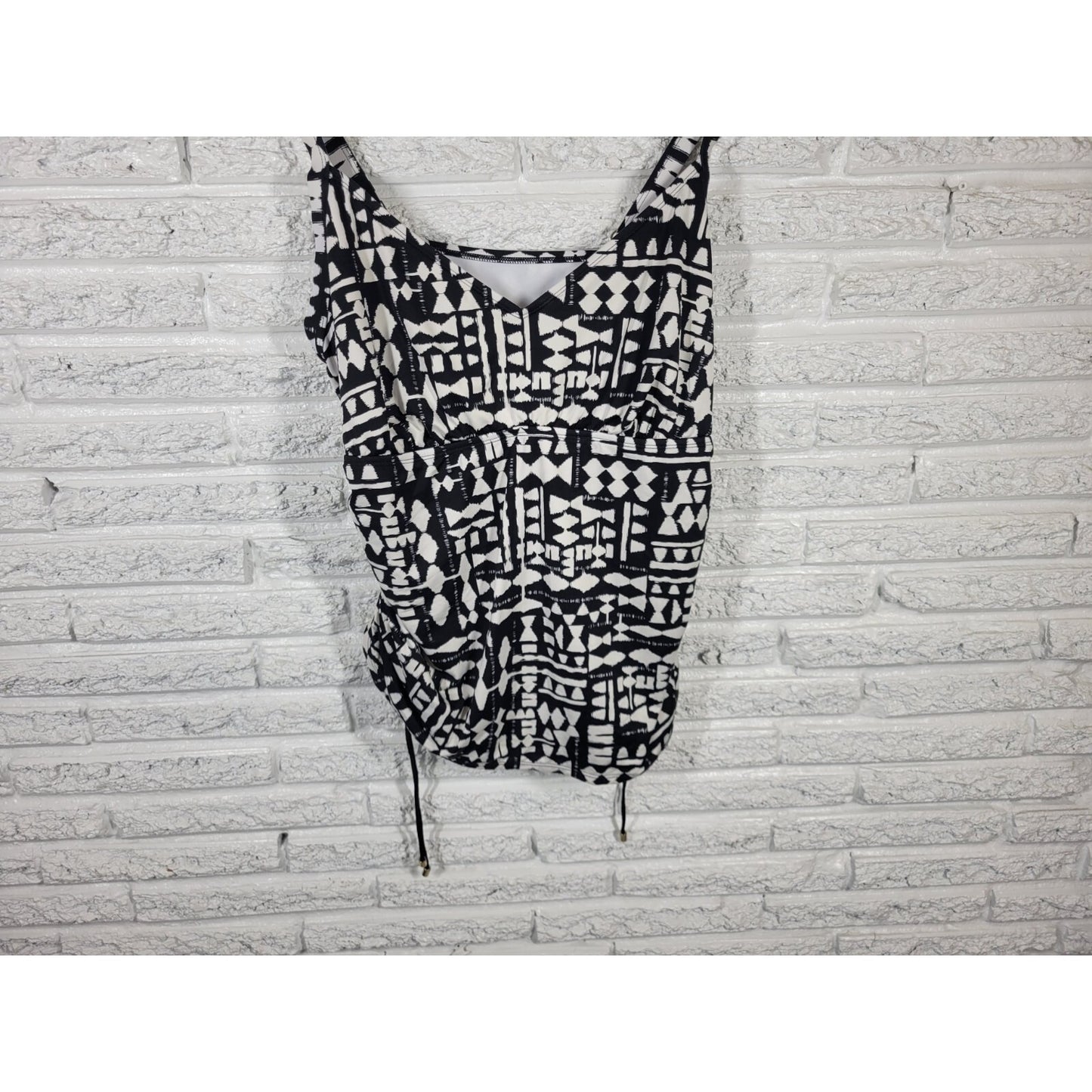 Apt. 9 3X Plus Size Swim Top Black Geometric Adjustable Wide Strap GEO375E