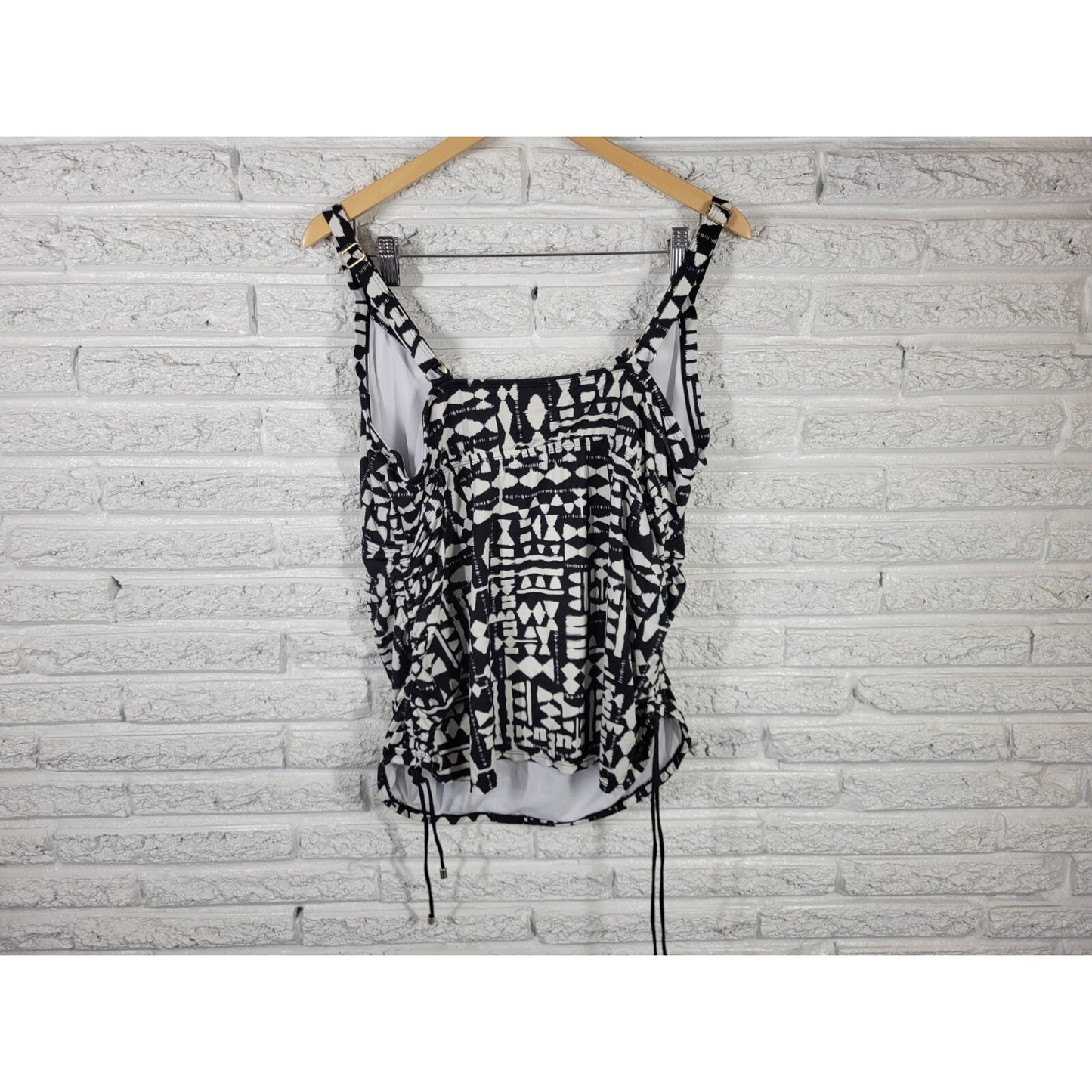 Apt. 9 3X Plus Size Swim Top Black Geometric Adjustable Wide Strap GEO375E