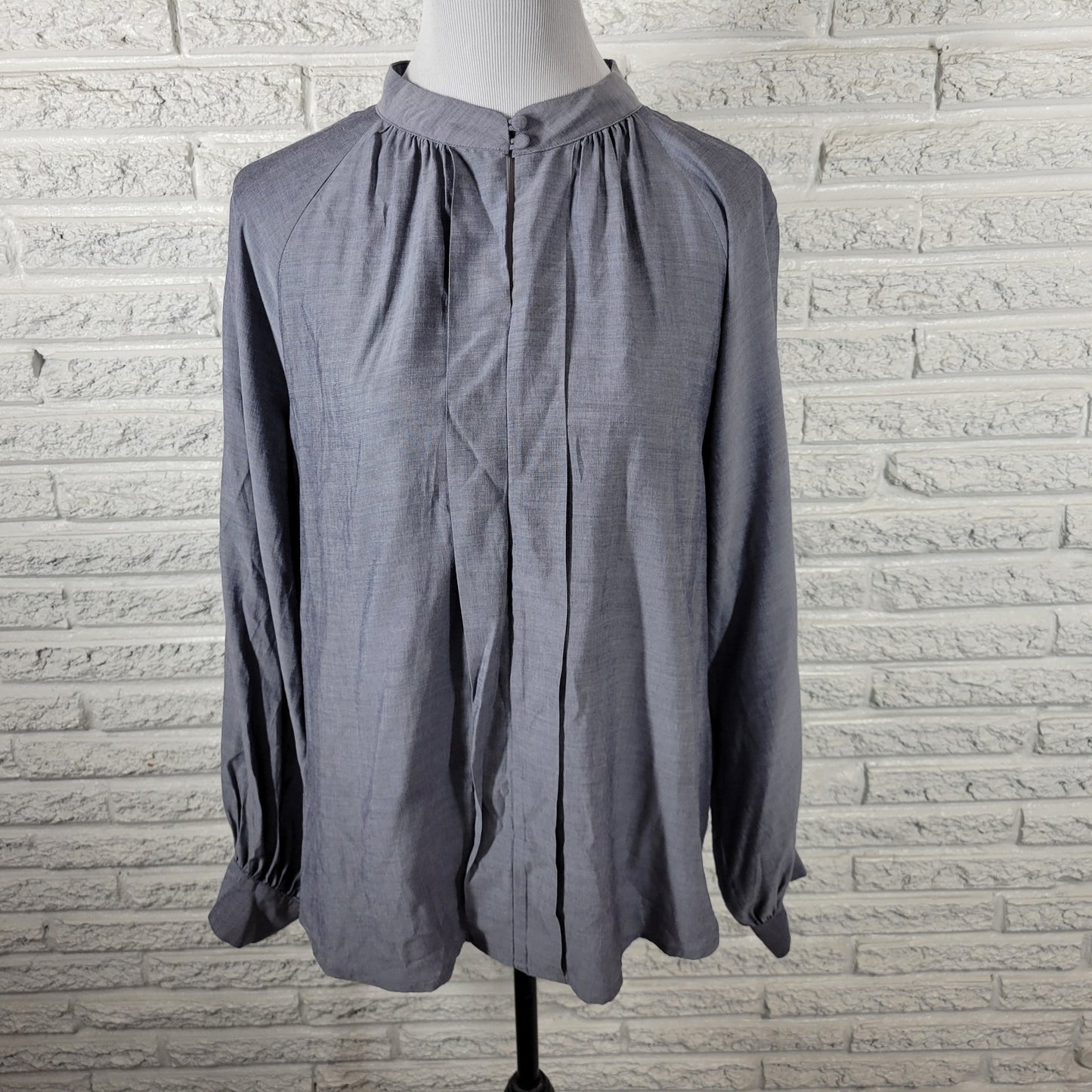Liz Claiborne Womens Top XL Long Sleeve Gray Pleated Keyhole Lightweight Office