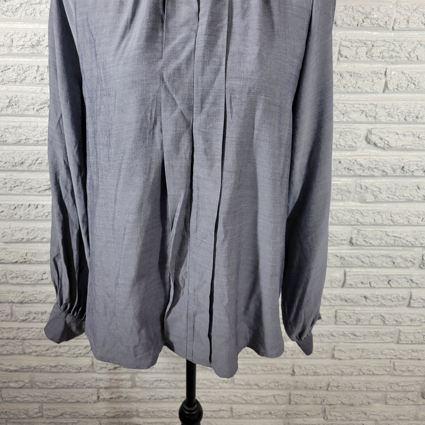 Liz Claiborne Womens Top XL Long Sleeve Gray Pleated Keyhole Lightweight Office