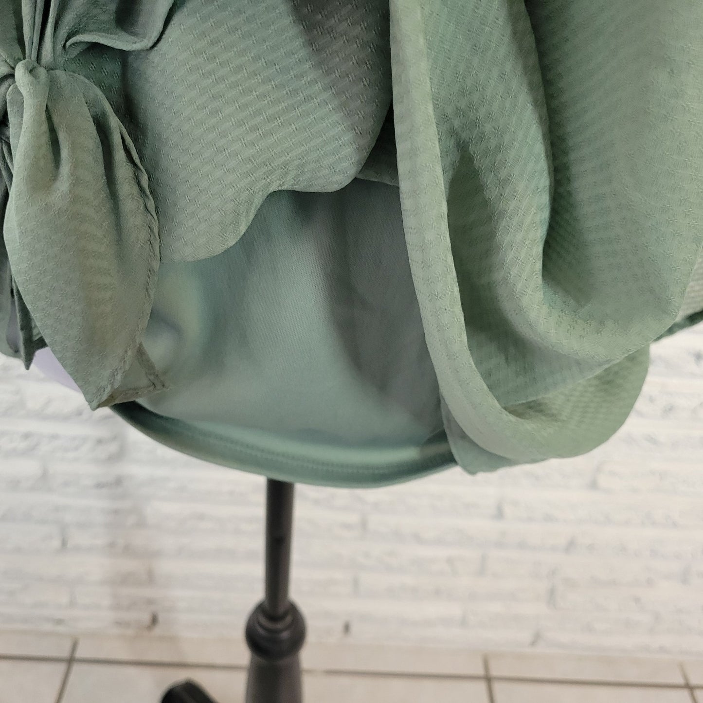 Alyx Womens Top Extra Large XL Sheer Crochet 3/4 Sleeve Green Lined Under Tank