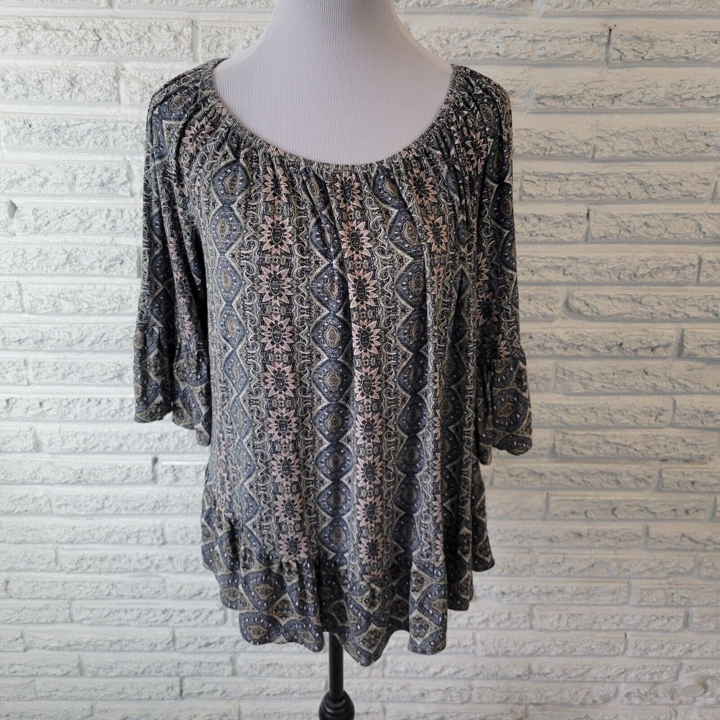 Style Co Womens Top 0X 3/4 Bell Sleeve On Off Shoulder Green Pink Lightweight