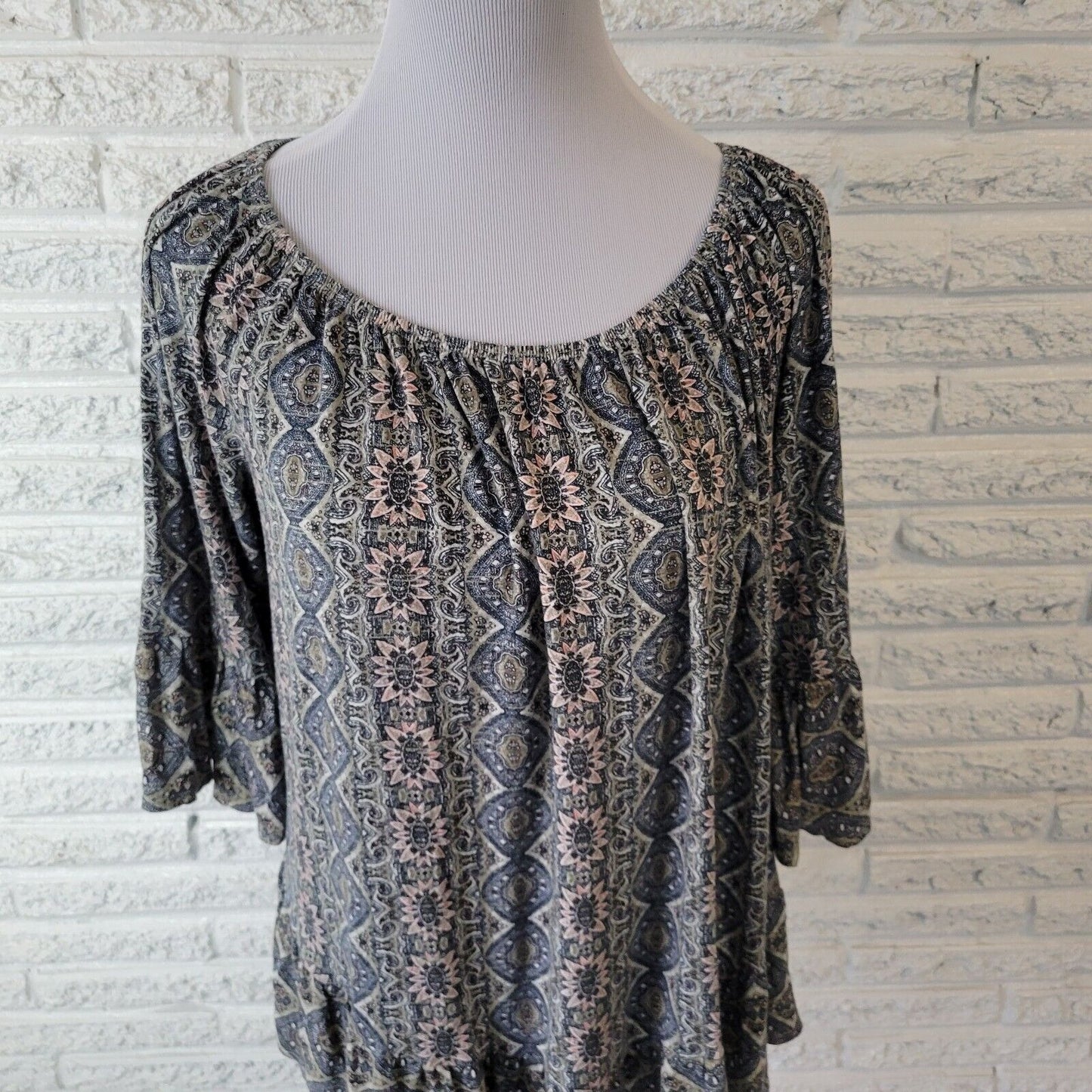 Style Co Womens Top 0X 3/4 Bell Sleeve On Off Shoulder Green Pink Lightweight