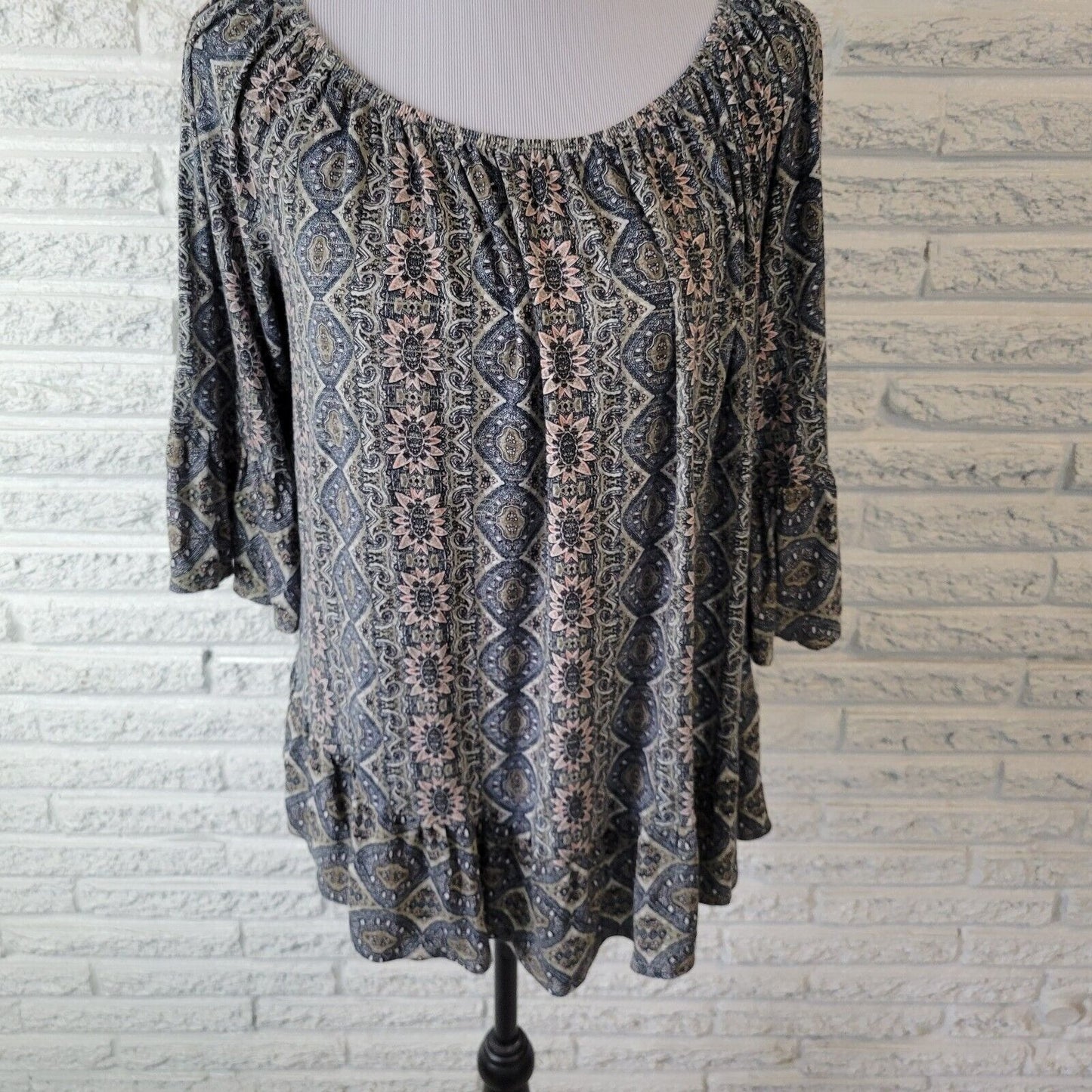 Style Co Womens Top 0X 3/4 Bell Sleeve On Off Shoulder Green Pink Lightweight