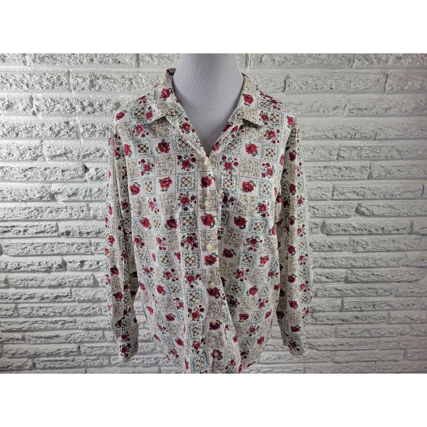Cabin Creek Womens Top 16W Long Sleeve Red Floral Collar Cotton Blend Button Up