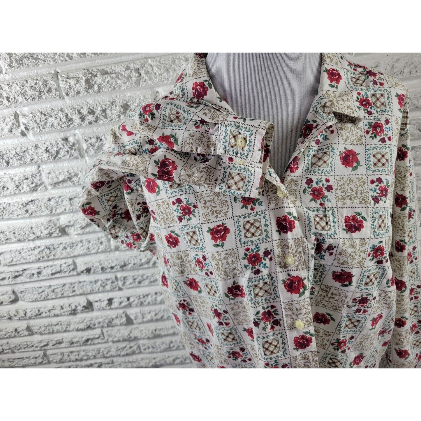 Cabin Creek Womens Top 16W Long Sleeve Red Floral Collar Cotton Blend Button Up