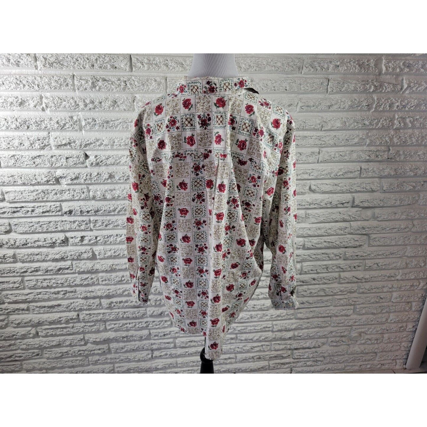 Cabin Creek Womens Top 16W Long Sleeve Red Floral Collar Cotton Blend Button Up