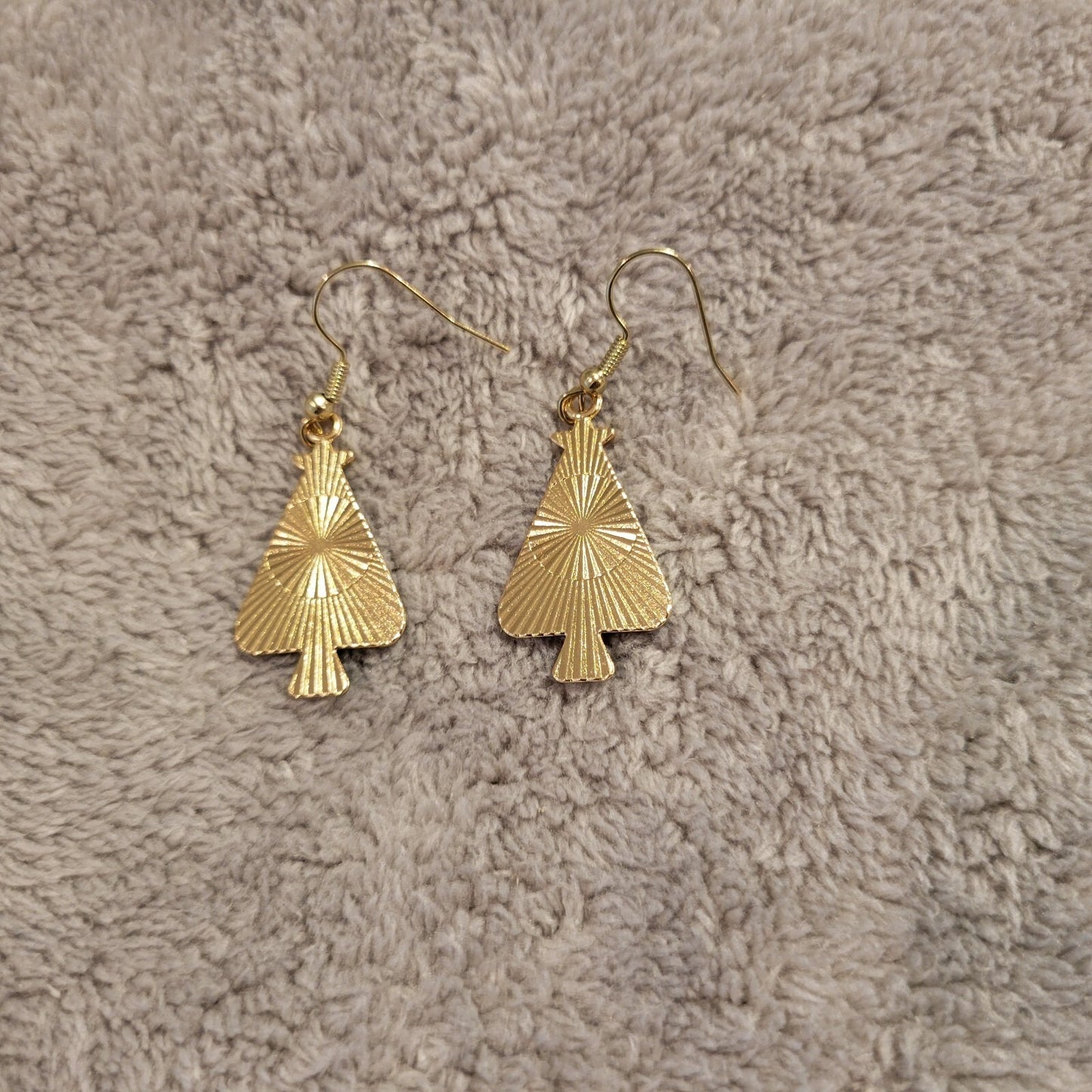 Christmas Trees #5 Womens Earrings One Pair Blue Santa Hanging Gold Tone Holiday