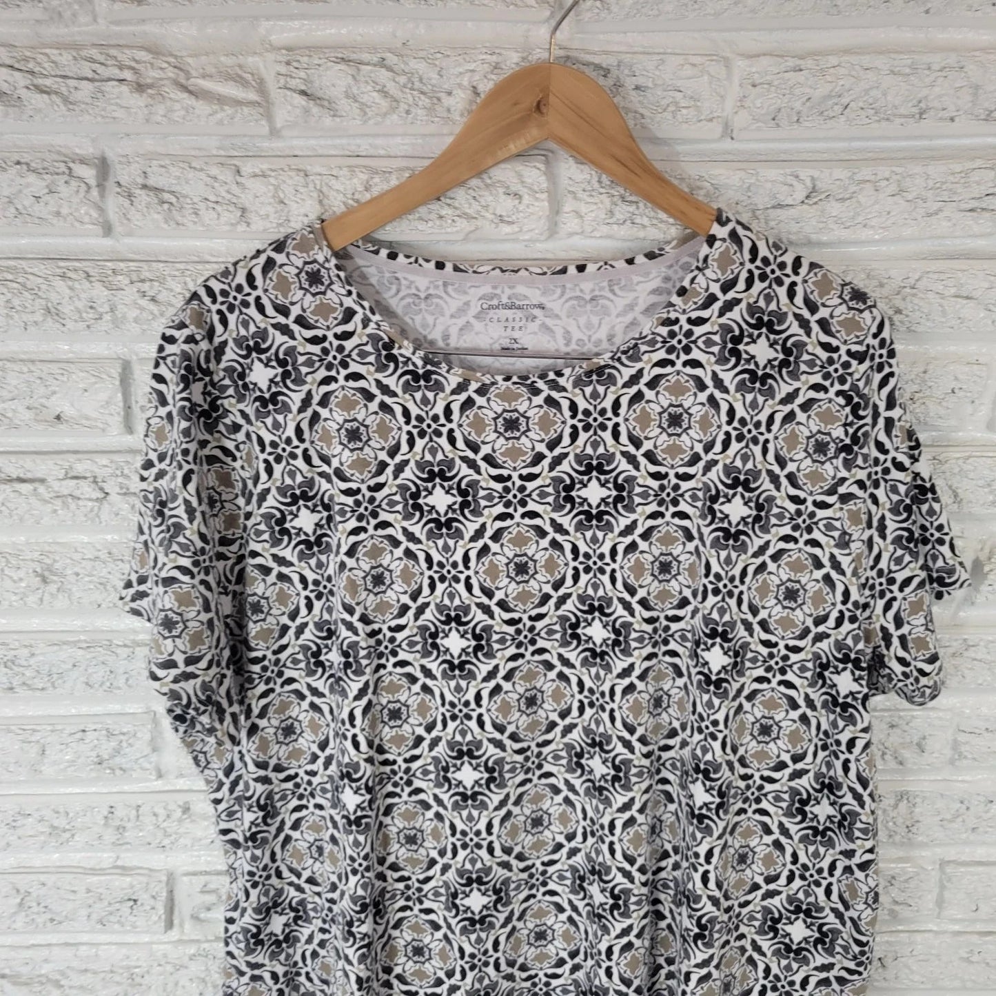 Croft & Barrow Women's 2X Plus Size Black White Beige Geometric Cotton Tee Top
