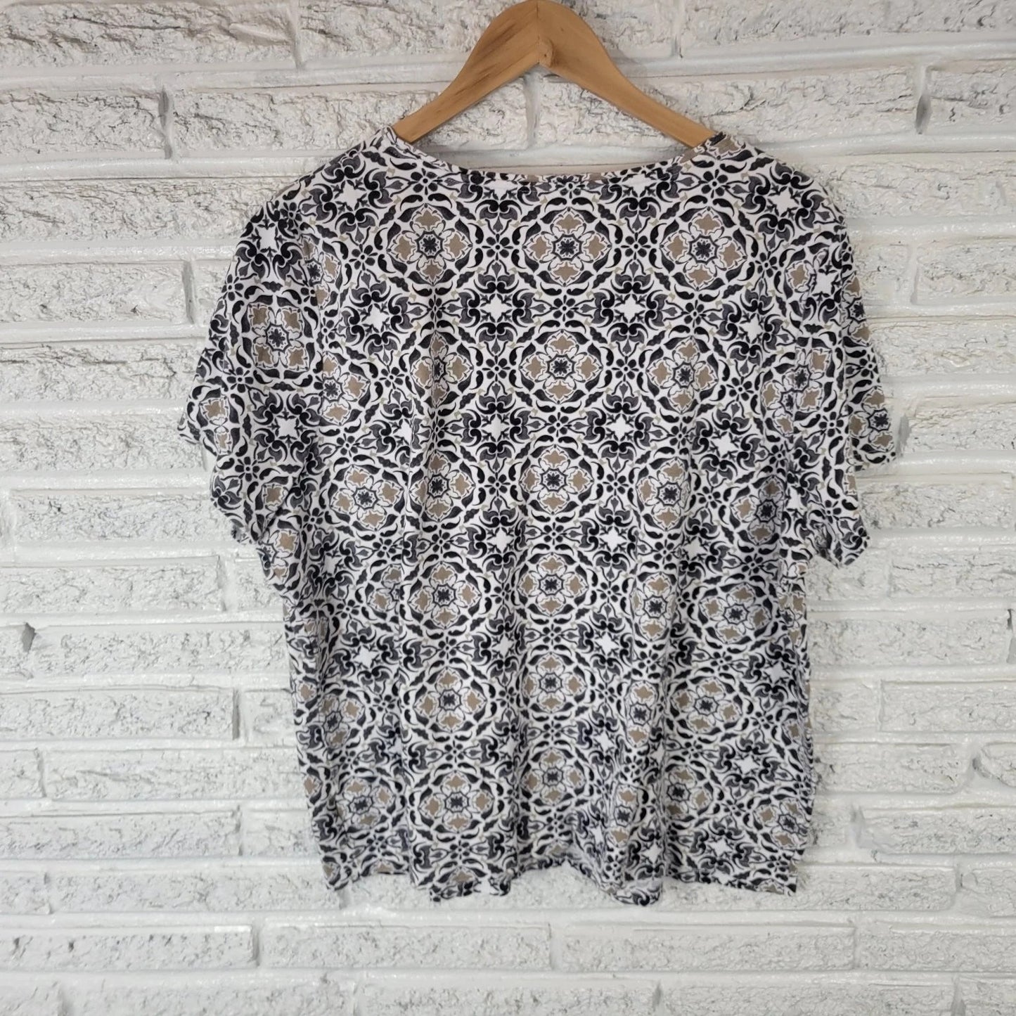Croft & Barrow Women's 2X Plus Size Black White Beige Geometric Cotton Tee Top