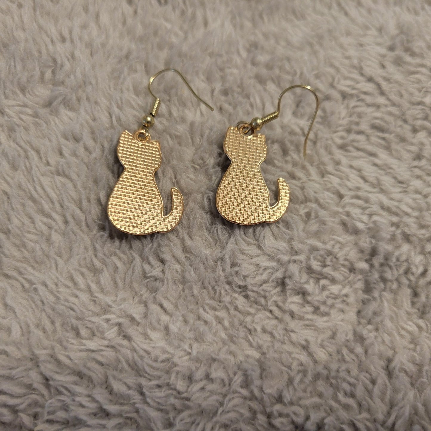 Cats Kittens Earrings One Pair Black Tulip Fish Hook Dangle Hanging Gold Tone