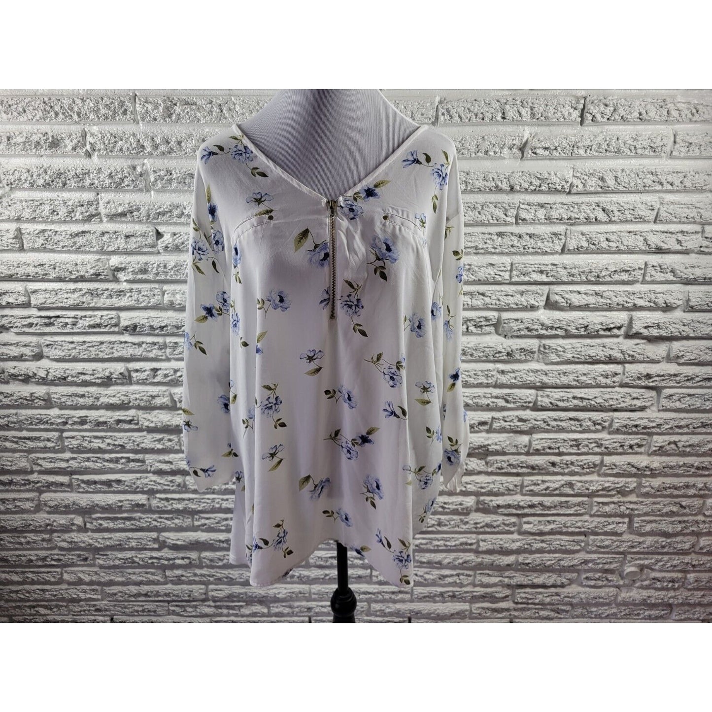 Rue Plus Womens Top 3X Plus Roll Tab Sleeve Quarter Zip Blue Floral Faux Pockets