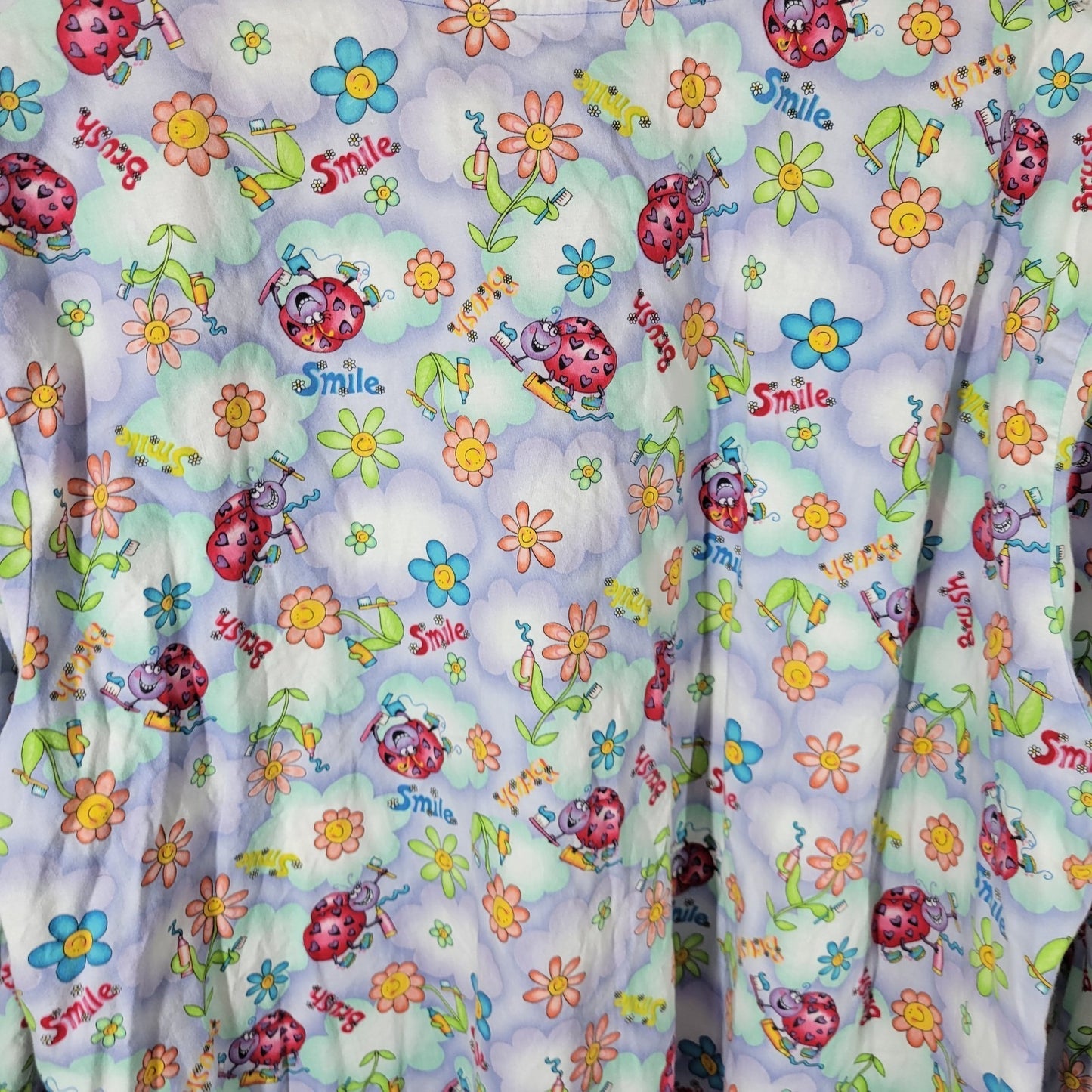 Peaches Unisex Scrub Top 2XL Plus Long Sleeve Button Up Dental Lavender Ladybugs