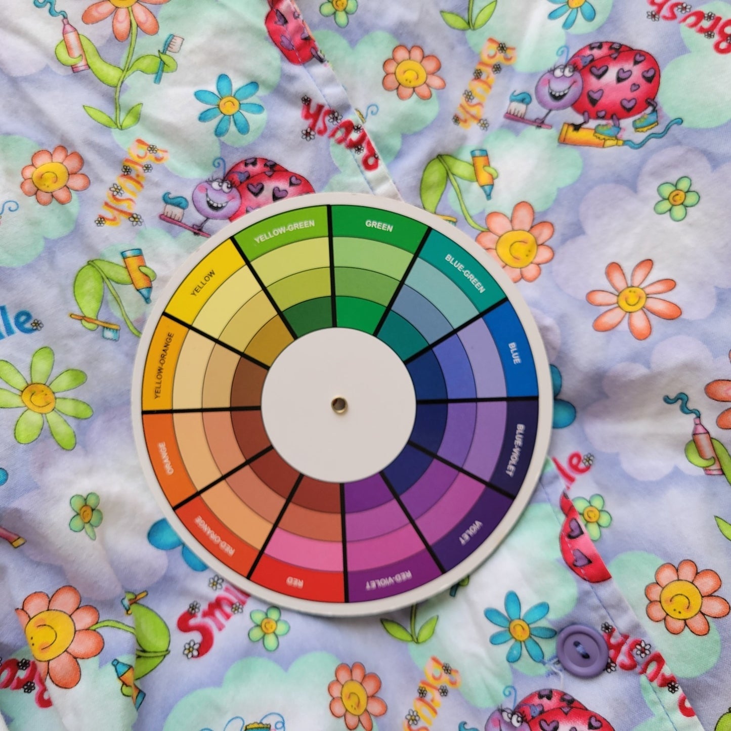 Peaches Unisex Scrub Top 2XL Plus Long Sleeve Button Up Dental Lavender Ladybugs